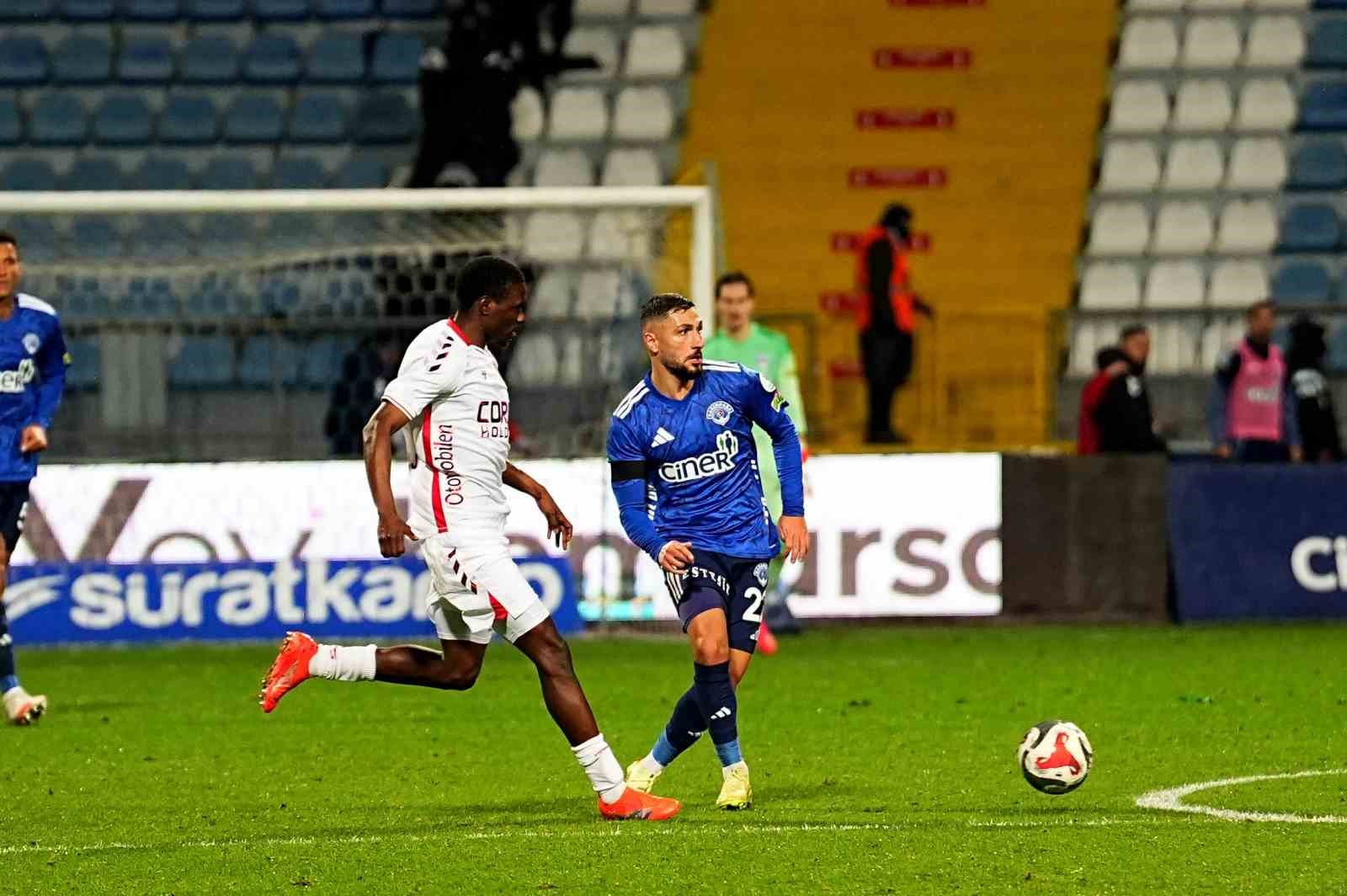 Trendyol Süper Lig: Kasımpaşa: 0 - Samsunspor: 0 (İlk yarı)
