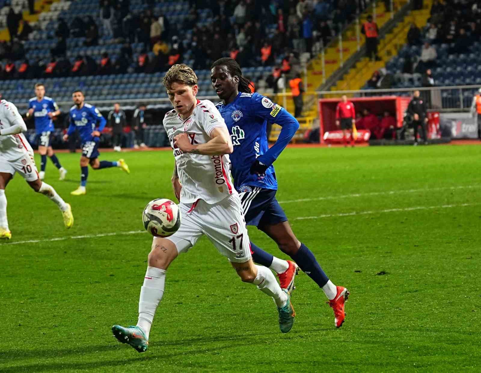 Trendyol Süper Lig: Kasımpaşa: 0 - Samsunspor: 0 (İlk yarı)
