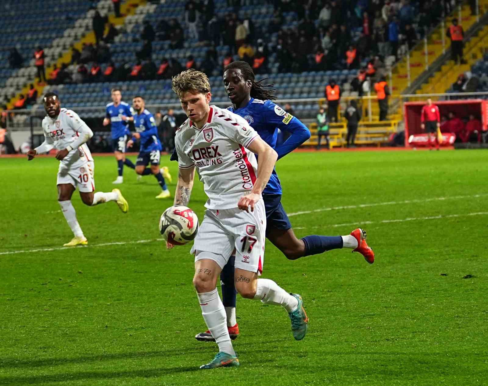 Trendyol Süper Lig: Kasımpaşa: 0 - Samsunspor: 0 (İlk yarı)
