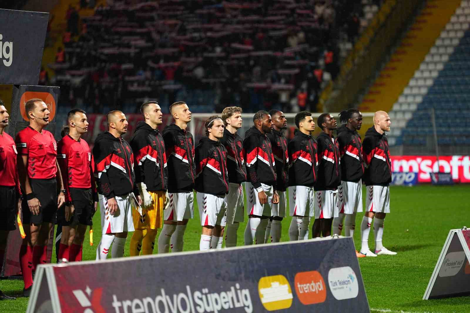 Trendyol Süper Lig: Kasımpaşa: 0 - Samsunspor: 0 (Maç devam ediyor)
