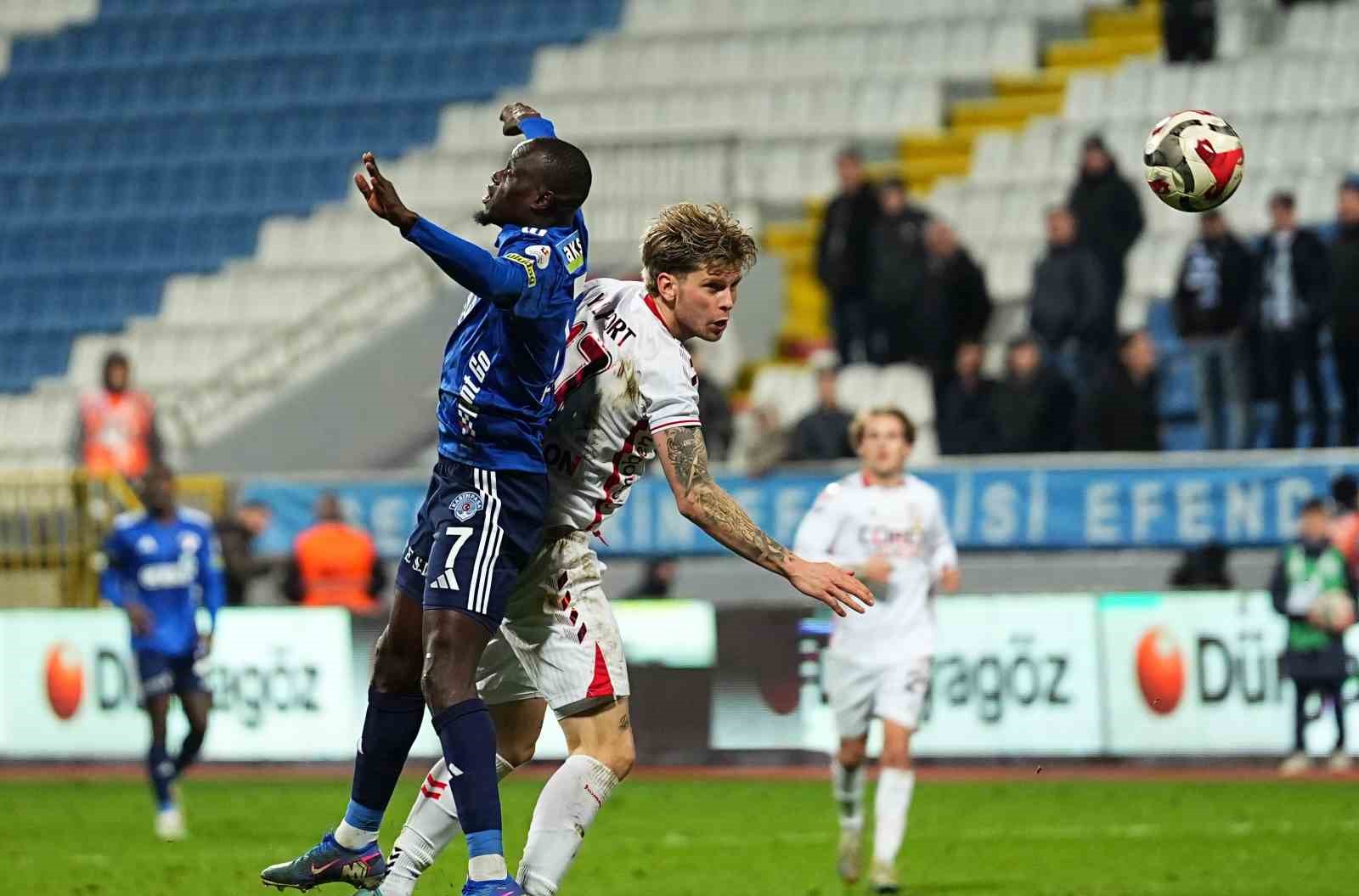 Trendyol Süper Lig: Kasımpaşa: 0 - Samsunspor: 1 (Maç sonucu)
Trendyol Süper Lig: Kasımpaşa: 0 - Samsunspor: 1 (Maç sonucu)