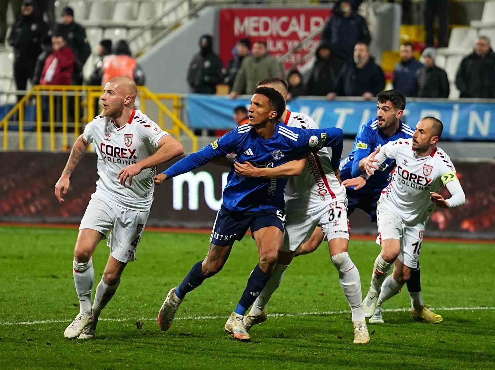 Trendyol Süper Lig: Kasımpaşa: 0 - Samsunspor: 1 (Maç sonucu)
Trendyol Süper Lig: Kasımpaşa: 0 - Samsunspor: 1 (Maç sonucu)