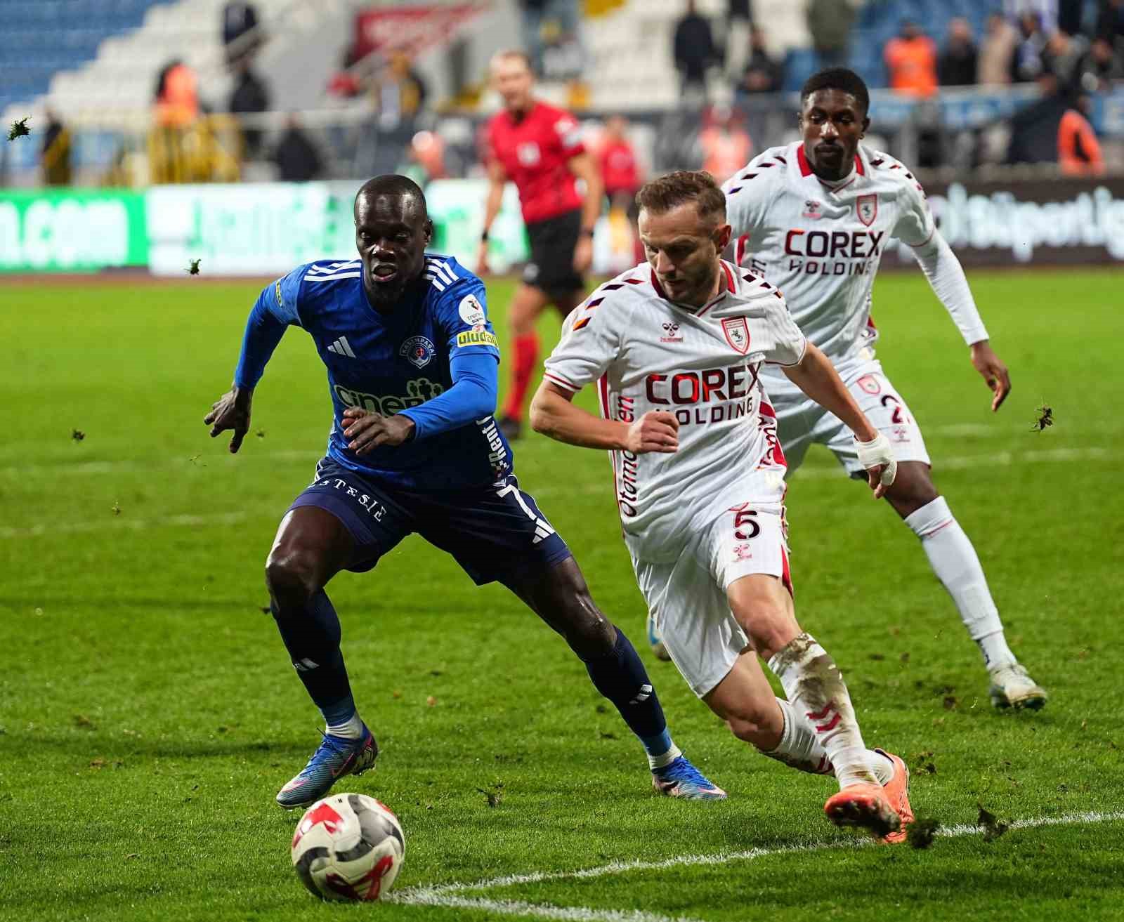 Trendyol Süper Lig: Kasımpaşa: 0 - Samsunspor: 1 (Maç sonucu)
Trendyol Süper Lig: Kasımpaşa: 0 - Samsunspor: 1 (Maç sonucu)