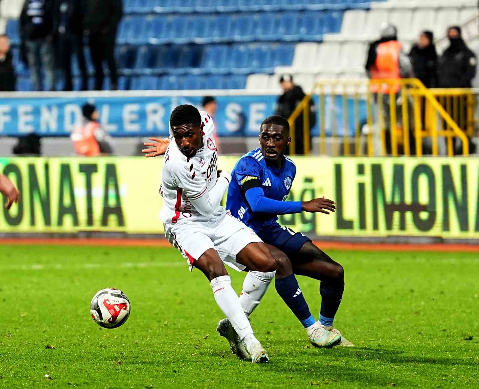 Trendyol Süper Lig: Kasımpaşa: 0 - Samsunspor: 1 (Maç sonucu)
Trendyol Süper Lig: Kasımpaşa: 0 - Samsunspor: 1 (Maç sonucu)