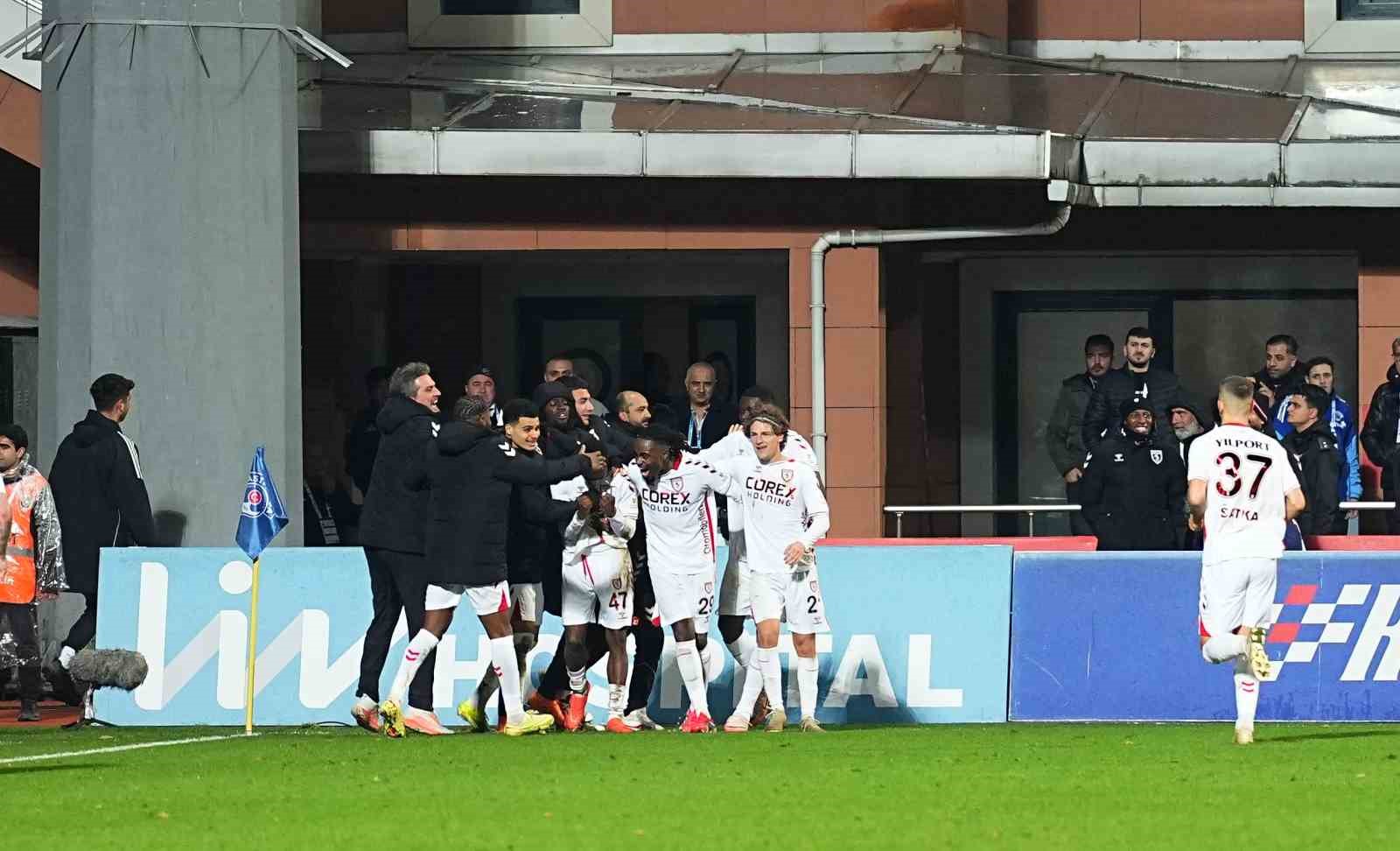 Trendyol Süper Lig: Kasımpaşa: 0 - Samsunspor: 1 (Maç sonucu)
Trendyol Süper Lig: Kasımpaşa: 0 - Samsunspor: 1 (Maç sonucu)