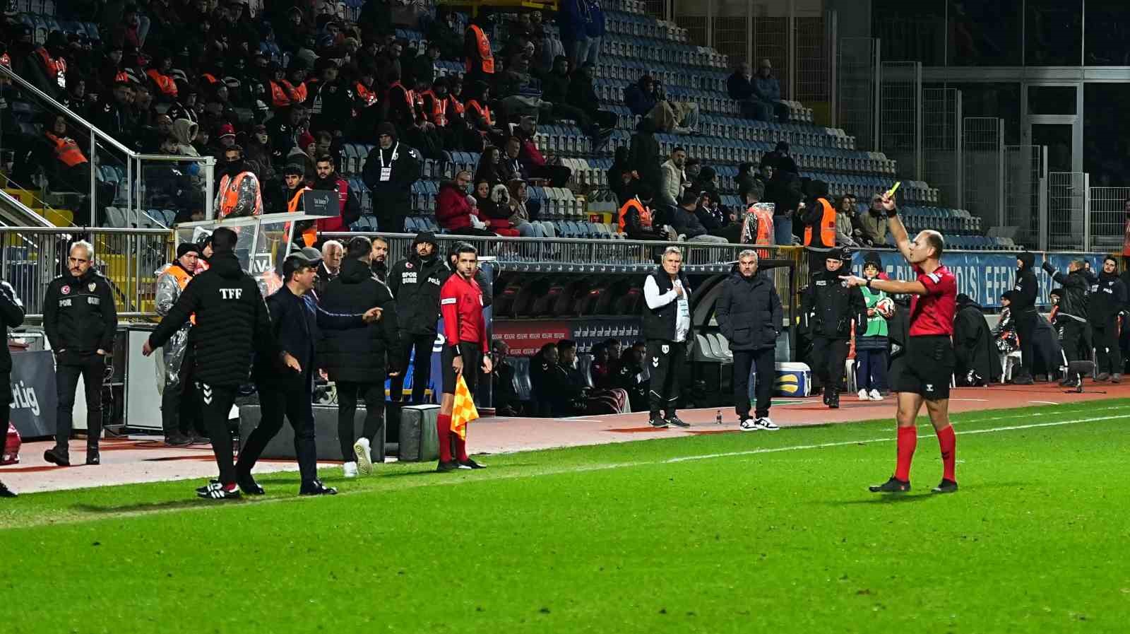 Trendyol Süper Lig: Kasımpaşa: 0 - Samsunspor: 1 (Maç sonucu)
Trendyol Süper Lig: Kasımpaşa: 0 - Samsunspor: 1 (Maç sonucu)