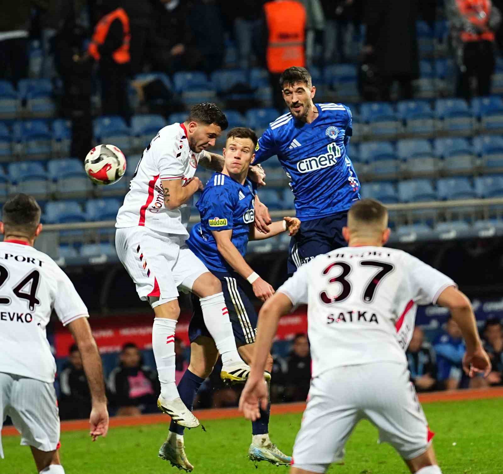 Trendyol Süper Lig: Kasımpaşa: 0 - Samsunspor: 1 (Maç sonucu)
Trendyol Süper Lig: Kasımpaşa: 0 - Samsunspor: 1 (Maç sonucu)