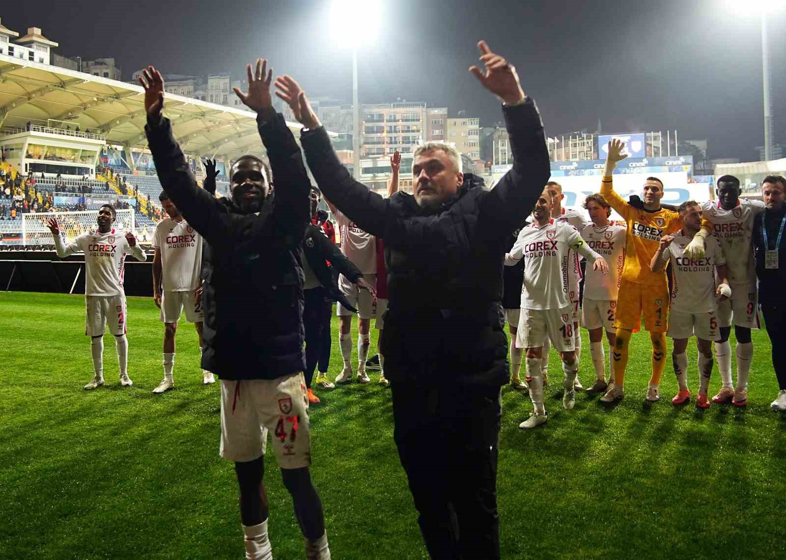 Trendyol Süper Lig: Kasımpaşa: 0 - Samsunspor: 1 (Maç sonucu)
Trendyol Süper Lig: Kasımpaşa: 0 - Samsunspor: 1 (Maç sonucu)