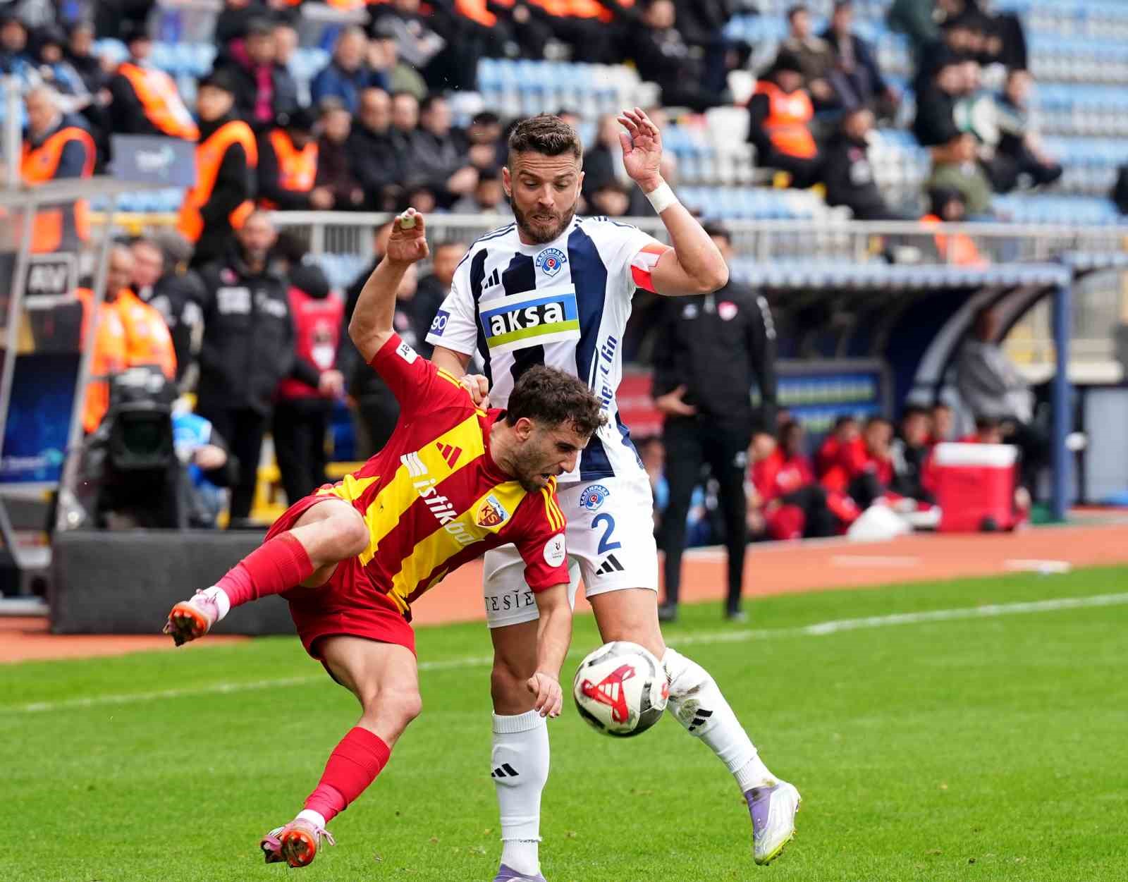 Trendyol Süper Lig: Kasımpaşa: 1 - Kayserispor: 0 (İlk yarı)
