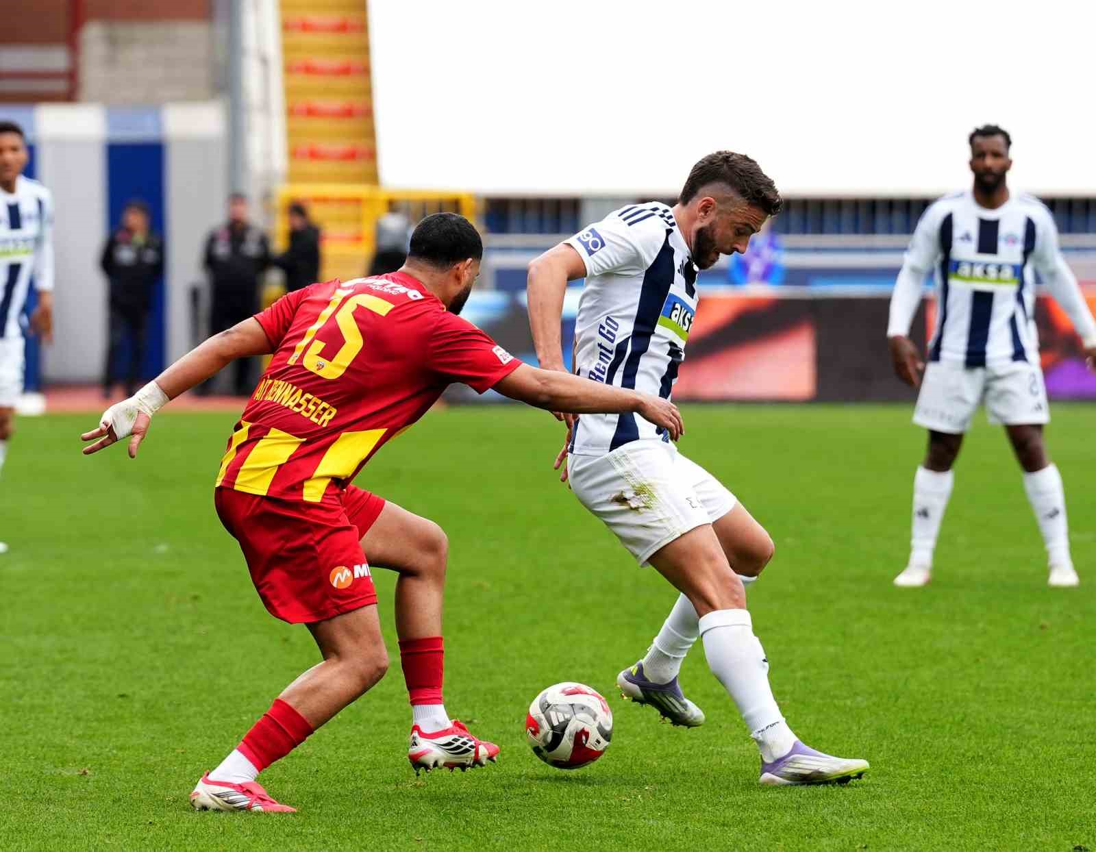 Trendyol Süper Lig: Kasımpaşa: 1 - Kayserispor: 0 (İlk yarı)
