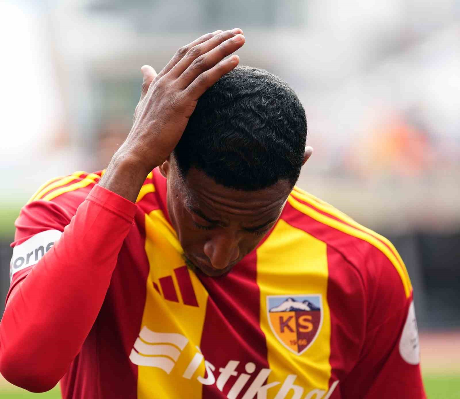 Trendyol Süper Lig: Kasımpaşa: 2 - Kayserispor: 0 (Maç sonucu)
Trendyol Süper Lig: Kasımpaşa: 2 - Kayserispor: 0 (Maç sonucu)