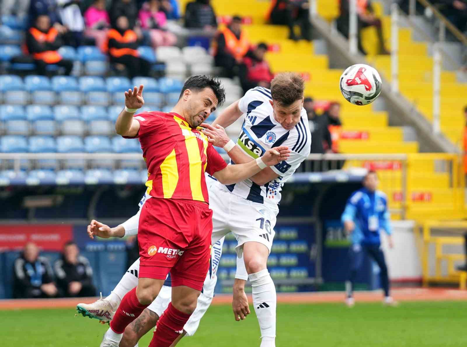 Trendyol Süper Lig: Kasımpaşa: 2 - Kayserispor: 0 (Maç sonucu)
Trendyol Süper Lig: Kasımpaşa: 2 - Kayserispor: 0 (Maç sonucu)