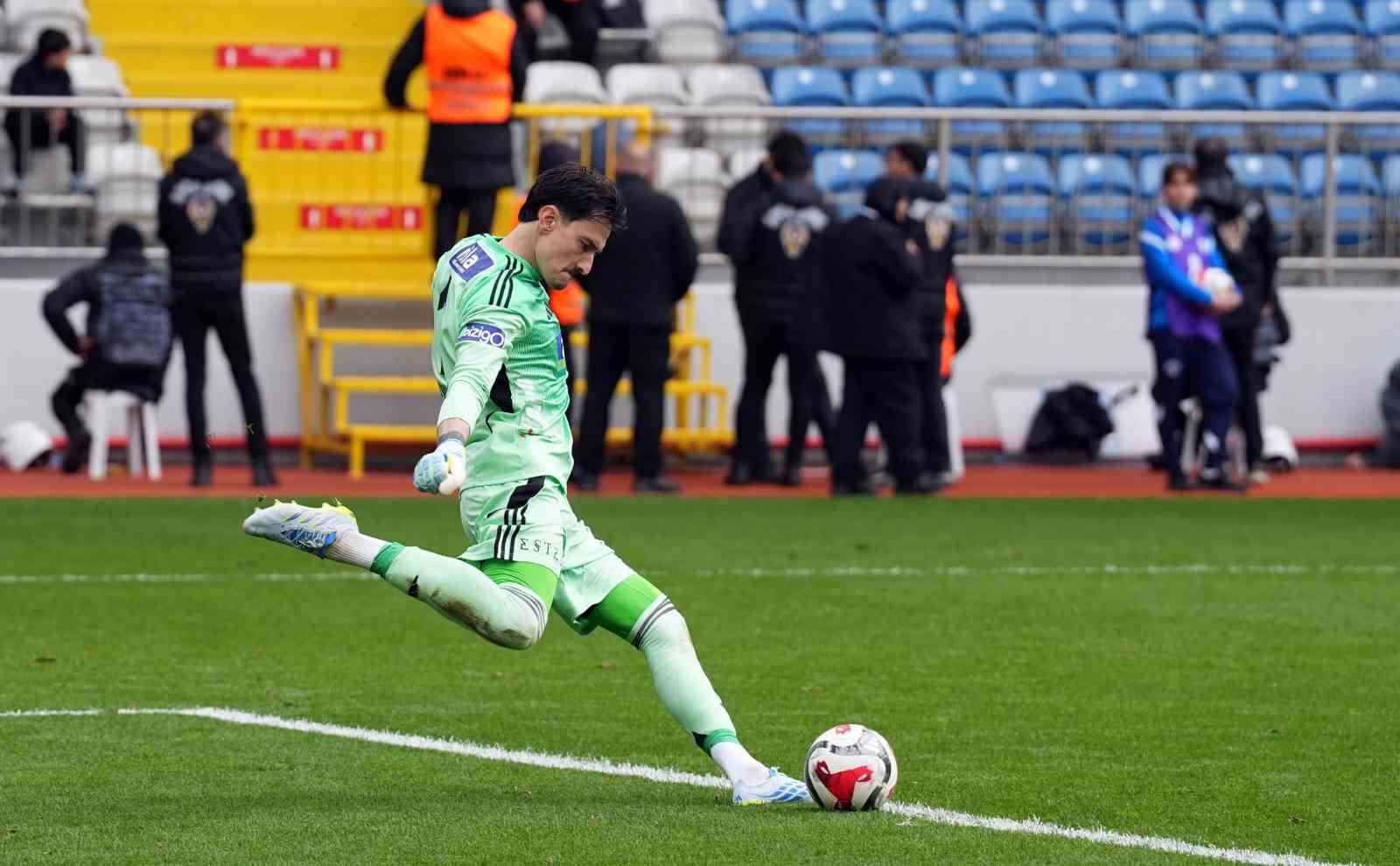 Trendyol Süper Lig: Kasımpaşa: 2 - Kayserispor: 0 (Maç sonucu)
Trendyol Süper Lig: Kasımpaşa: 2 - Kayserispor: 0 (Maç sonucu)