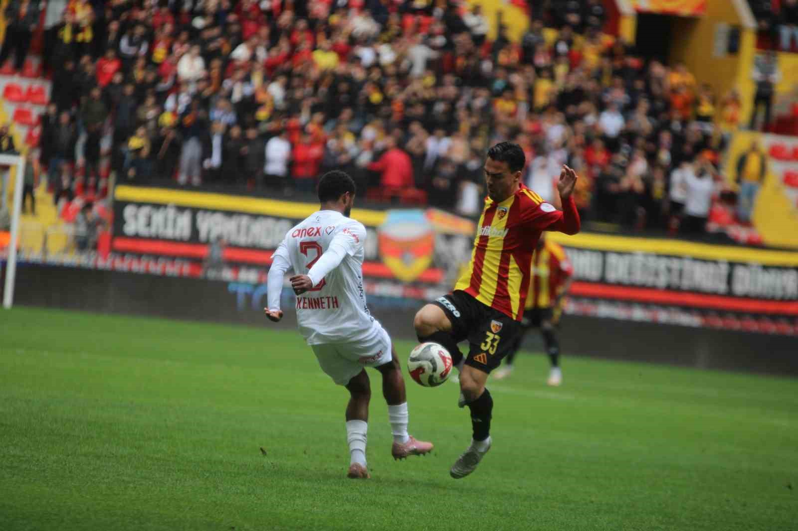 Trendyol Süper Lig: Kayserispor: 0 - Antalyaspor: 0 (Maç devam ediyor)
