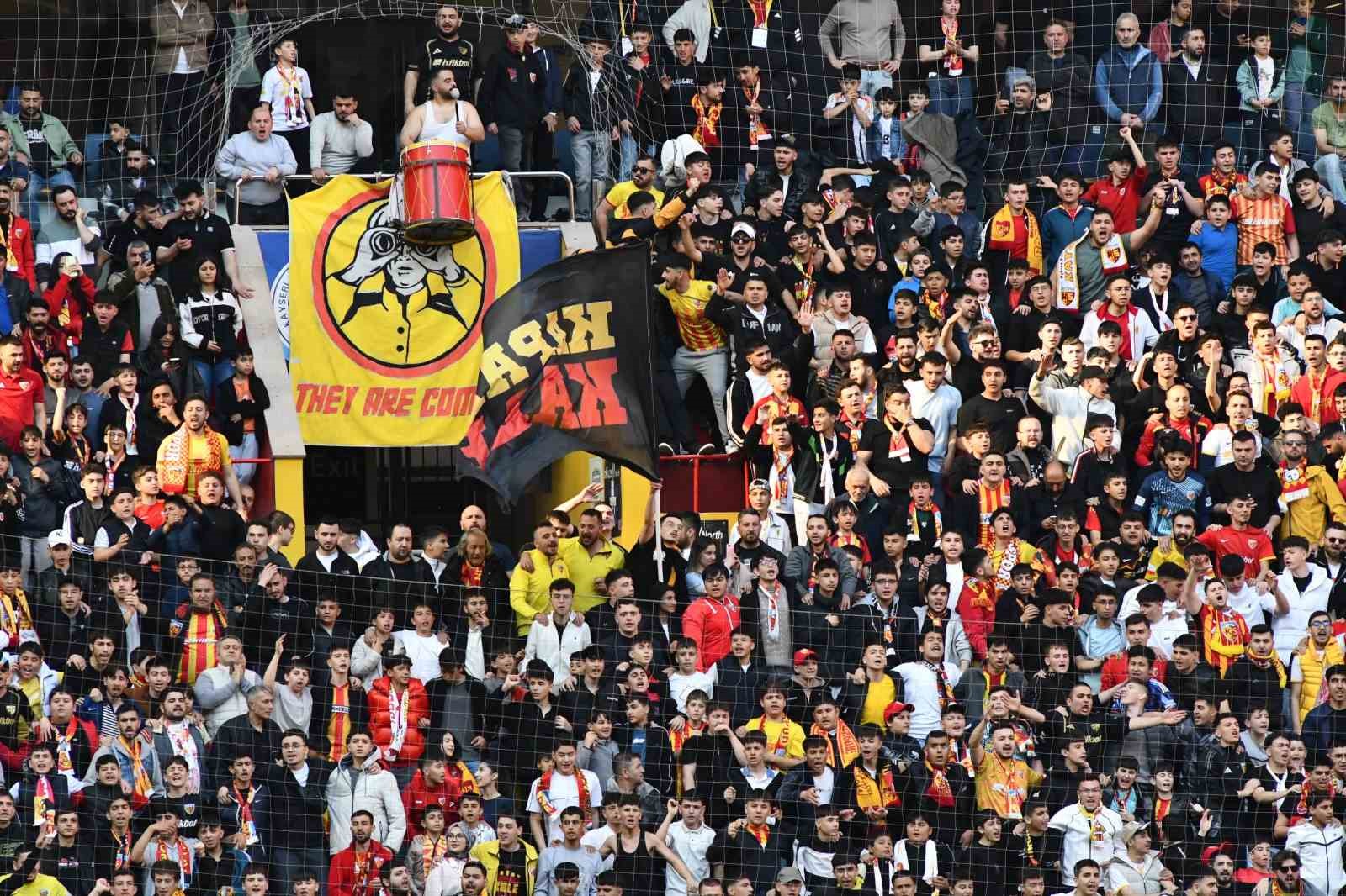 Trendyol Süper Lig: Kayserispor: 0 - Çaykur Rizespor: 0 (Maç devam ediyor)
