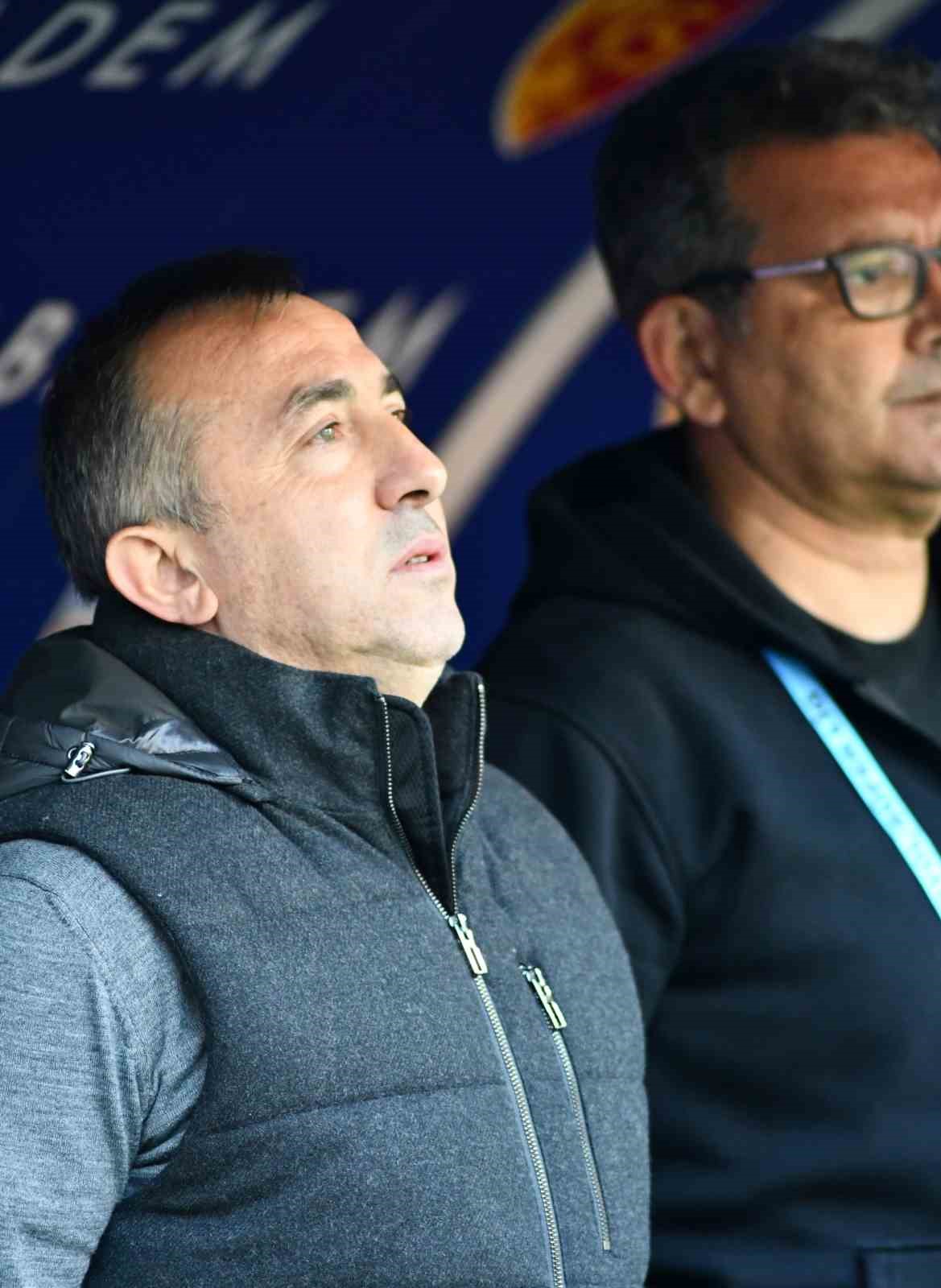 Trendyol Süper Lig: Kayserispor: 0 - Çaykur Rizespor: 0 (Maç devam ediyor)
