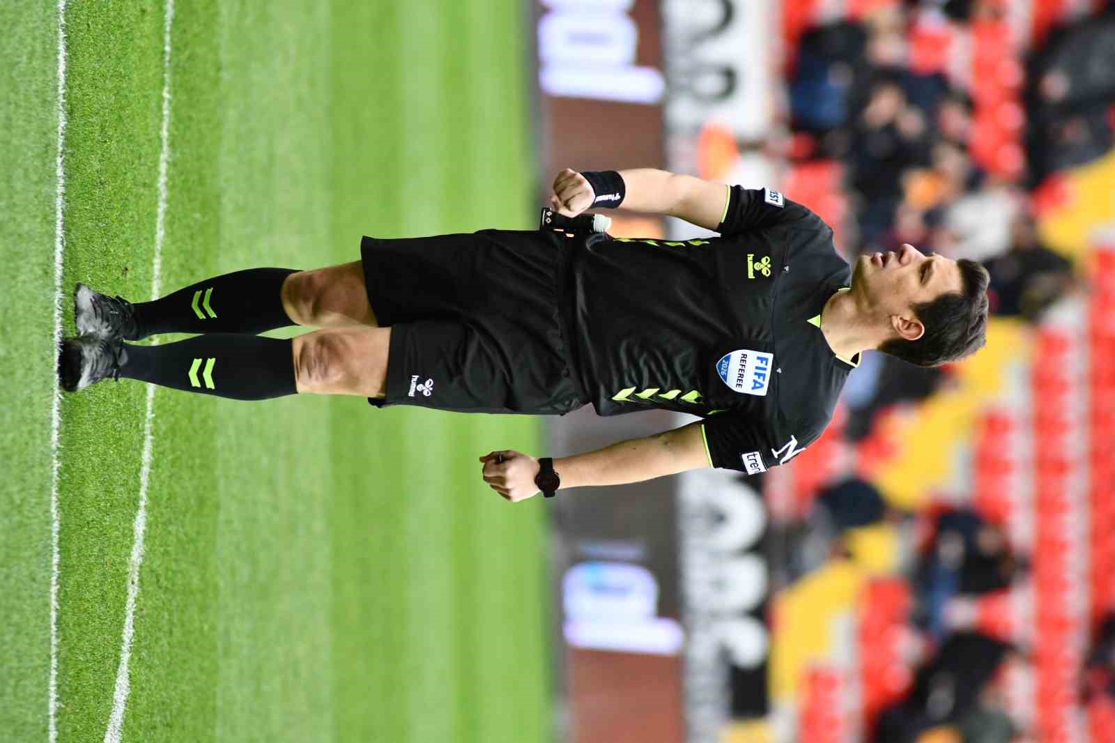 Trendyol Süper Lig: Kayserispor: 0 - Fatih Karagümrük: 0 (Maç devam ediyor)
