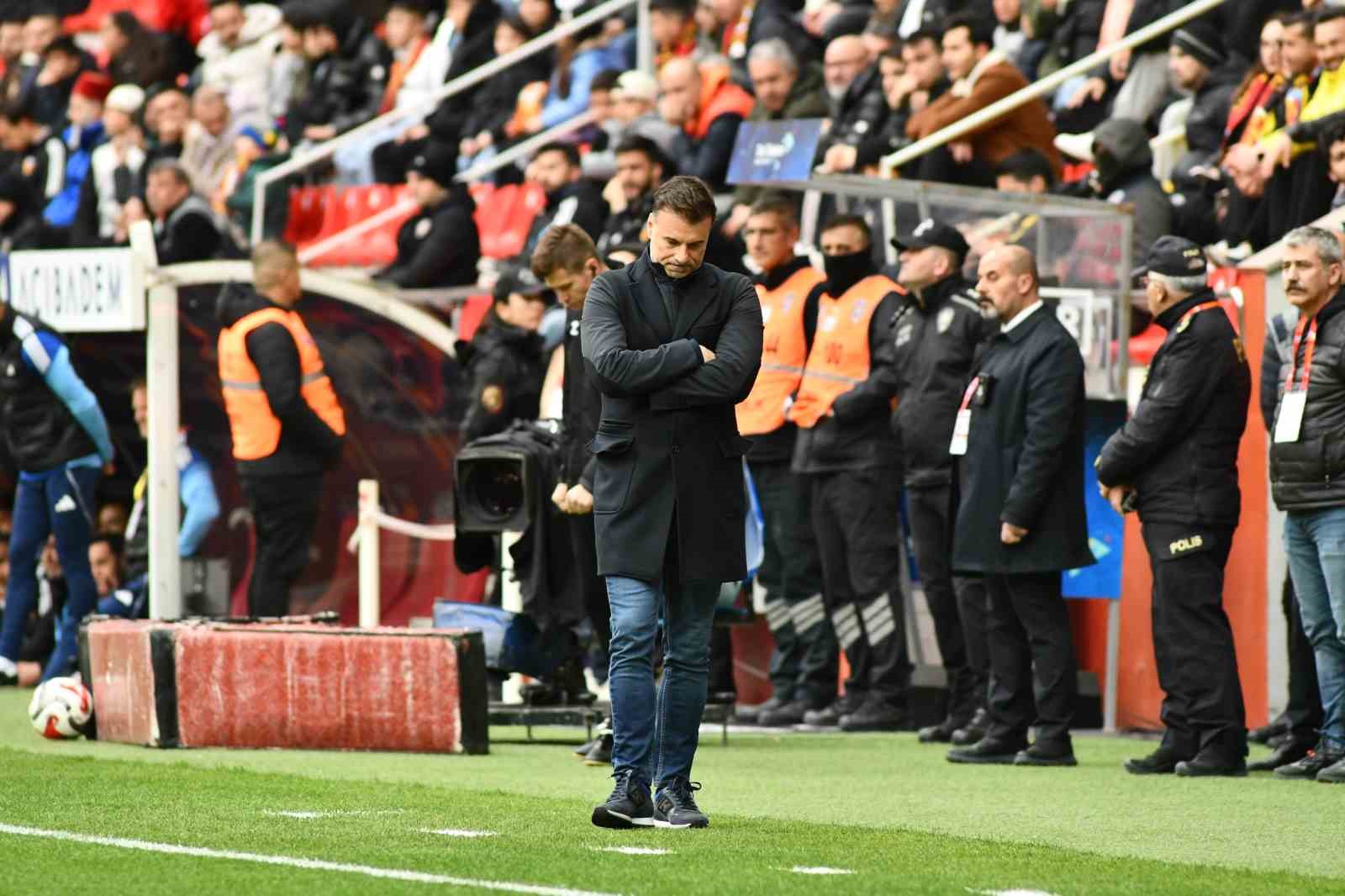 Trendyol Süper Lig: Kayserispor: 0 - Fatih Karagümrük: 0 (Maç devam ediyor)
