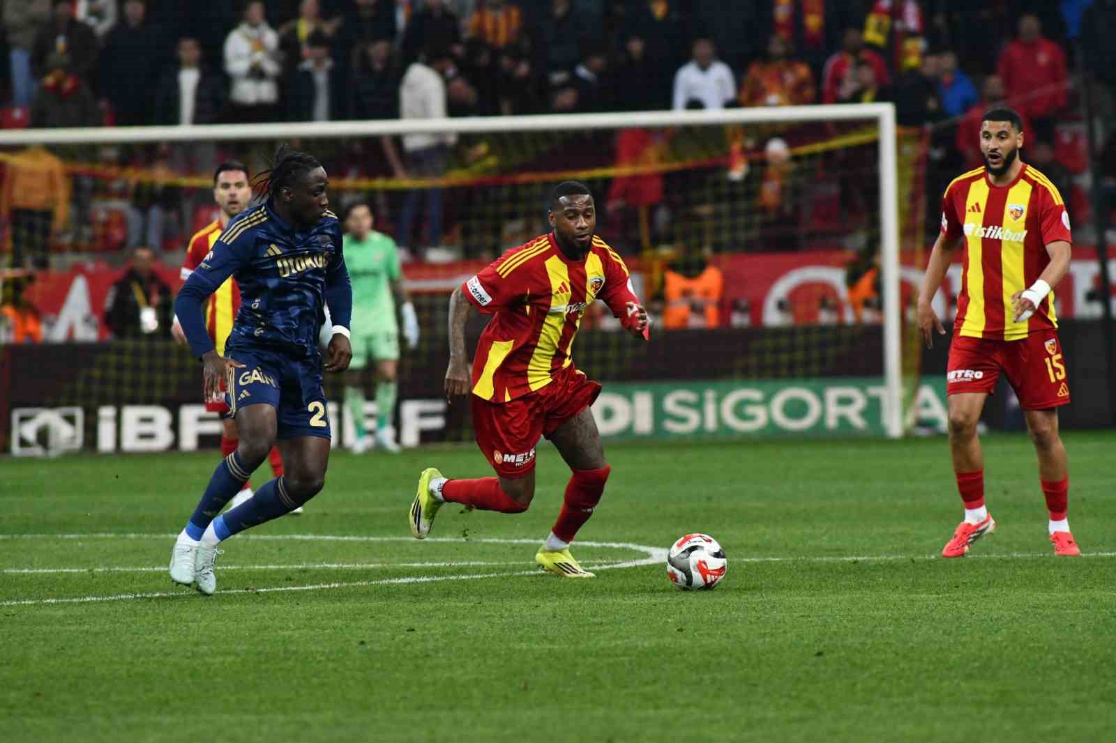 Trendyol Süper Lig: Kayserispor: 0 - Fenerbahçe: 4 (Maç sonucu)
