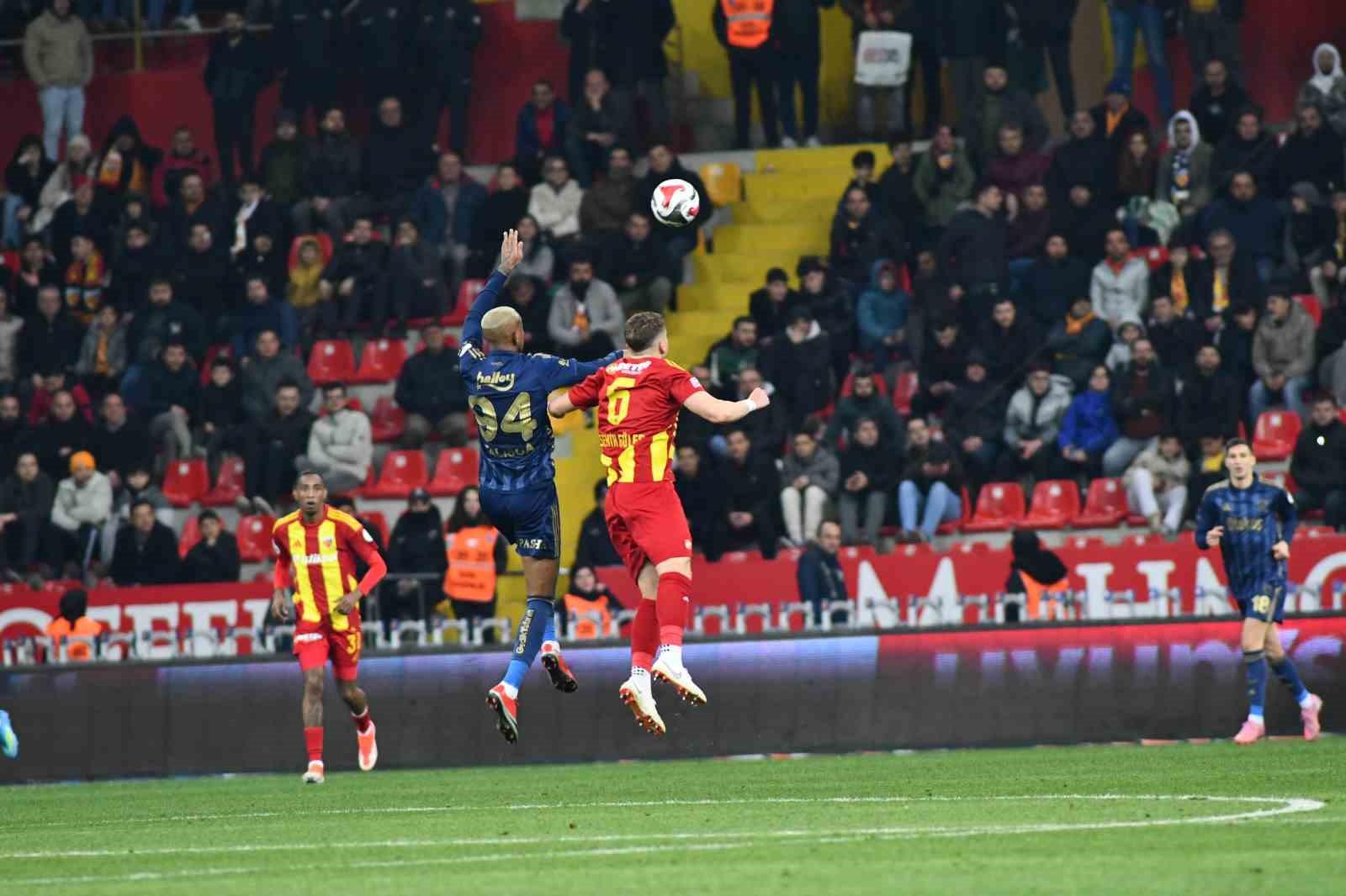 Trendyol Süper Lig: Kayserispor: 0 - Fenerbahçe: 4 (Maç sonucu)
