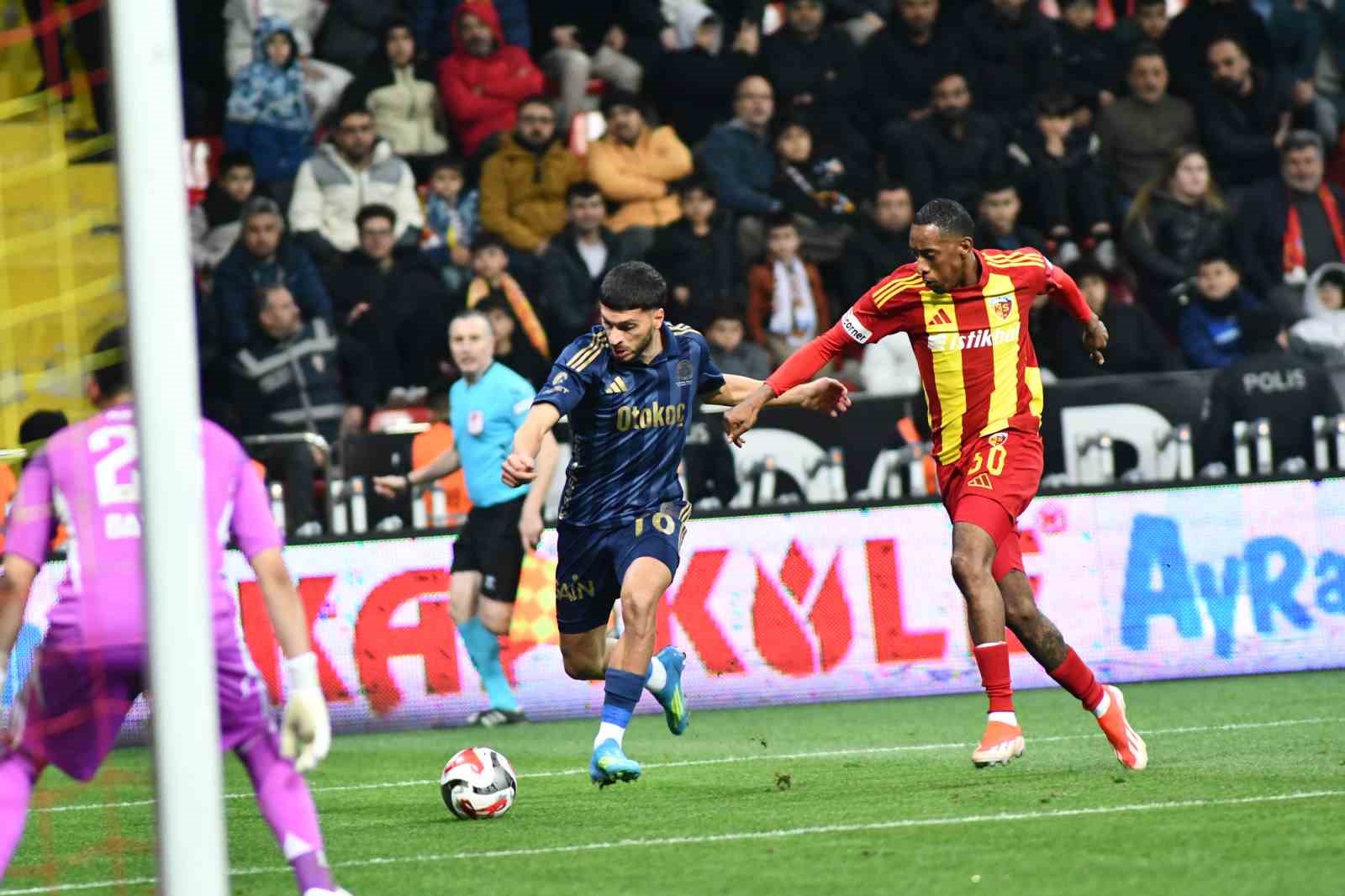 Trendyol Süper Lig: Kayserispor: 0 - Fenerbahçe: 4 (Maç sonucu)
