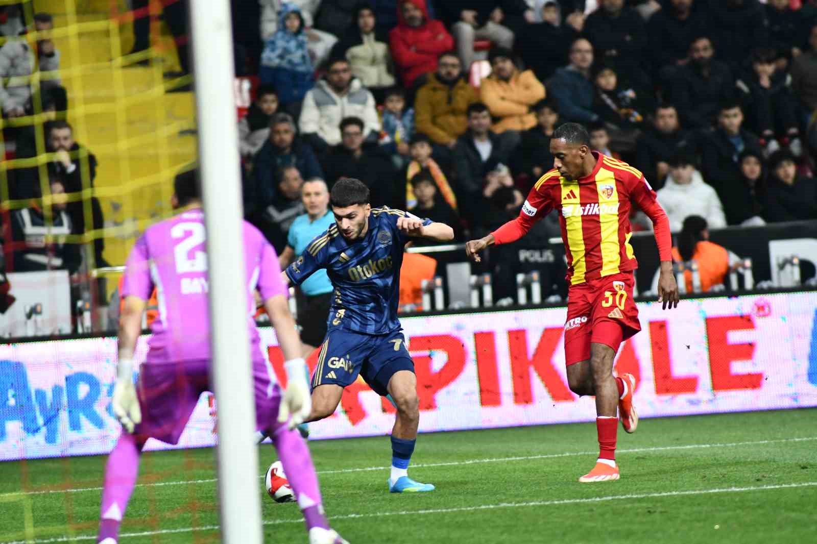 Trendyol Süper Lig: Kayserispor: 0 - Fenerbahçe: 4 (Maç sonucu)
