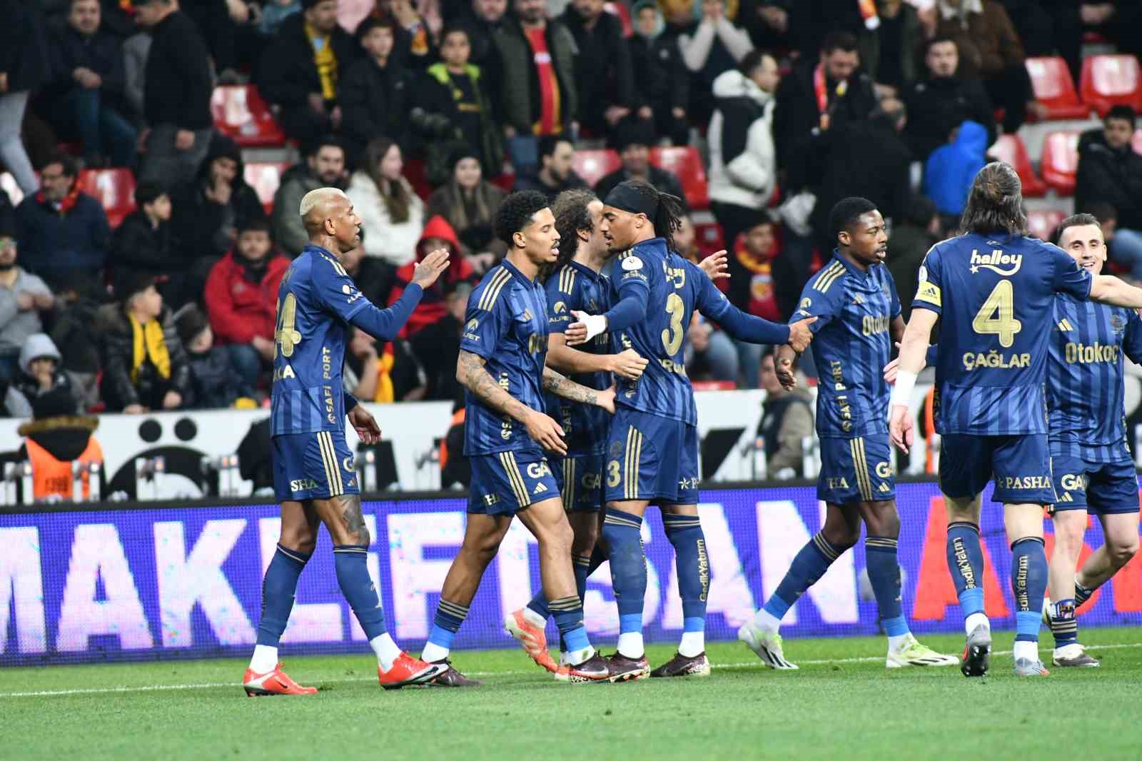 Trendyol Süper Lig: Kayserispor: 0 - Fenerbahçe: 4 (Maç sonucu)
