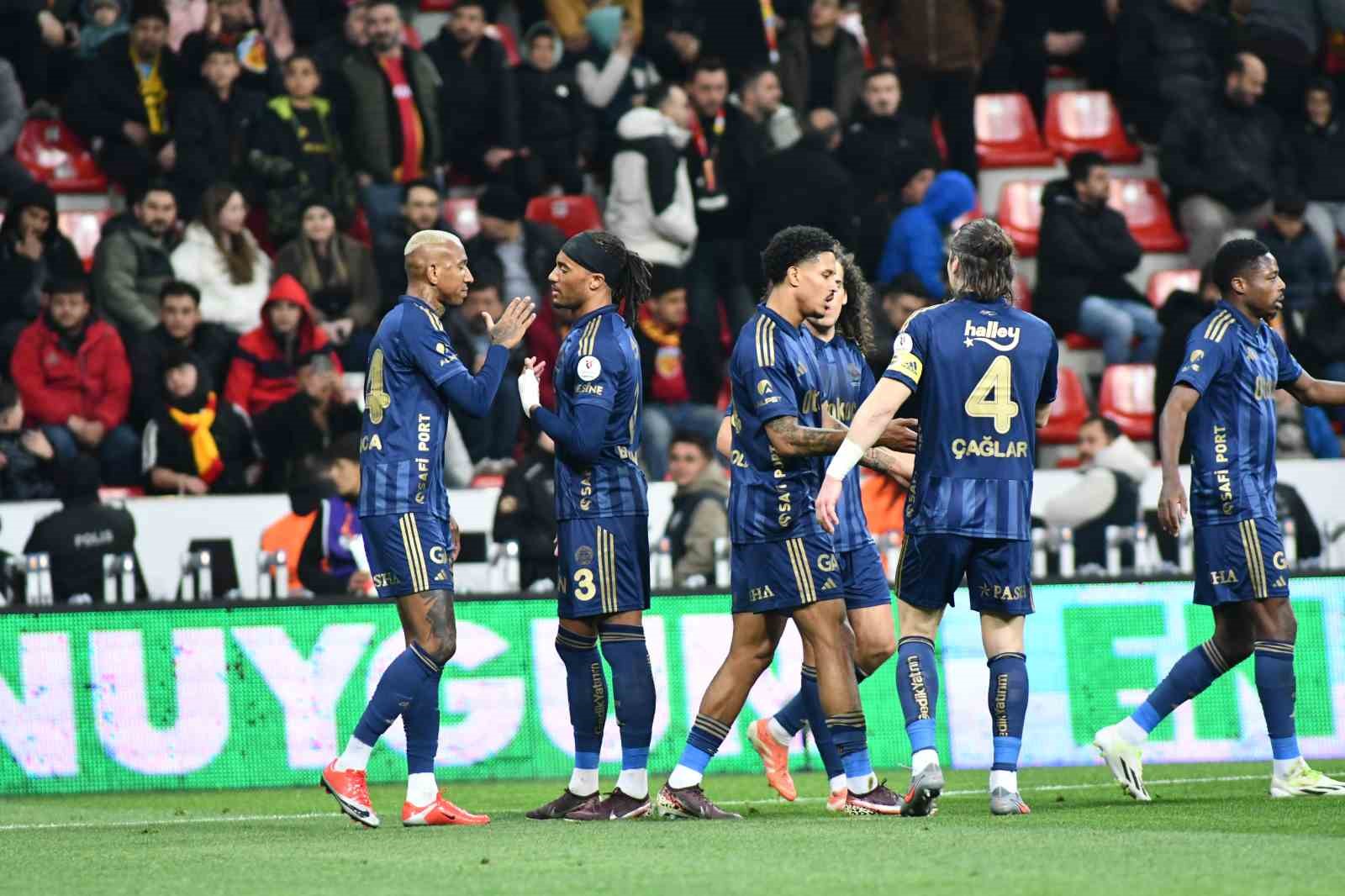 Trendyol Süper Lig: Kayserispor: 0 - Fenerbahçe: 4 (Maç sonucu)
