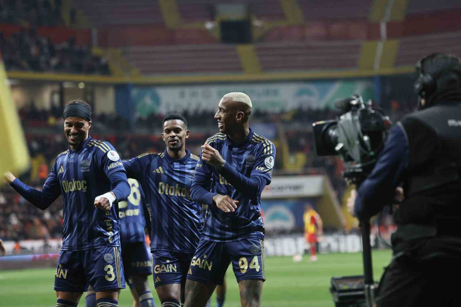 Trendyol Süper Lig: Kayserispor: 0 - Fenerbahçe: 4 (Maç sonucu)
