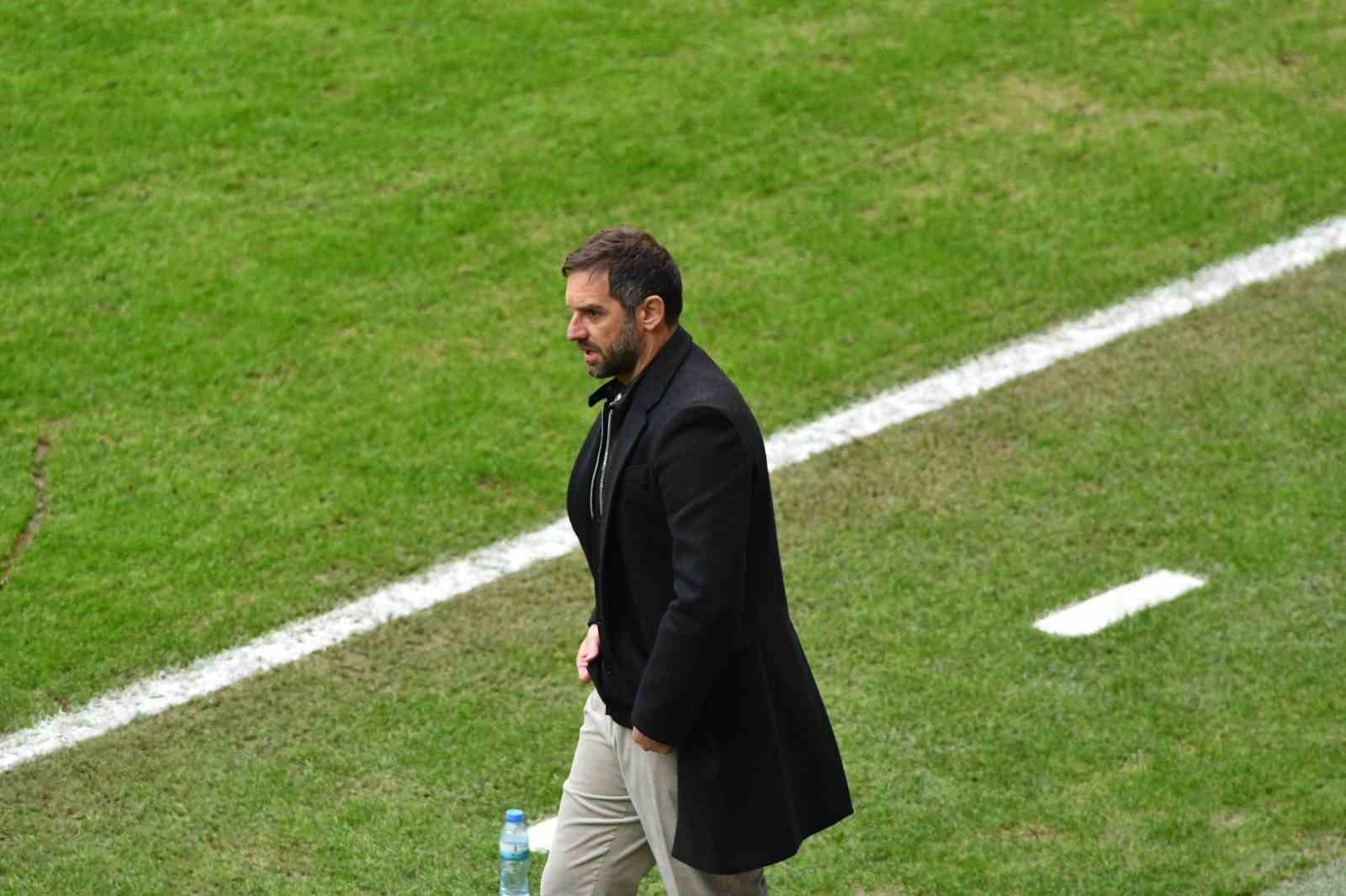 Trendyol Süper Lig: Kayserispor: 0 - Kocaelispor: 0 (İlk yarı)
