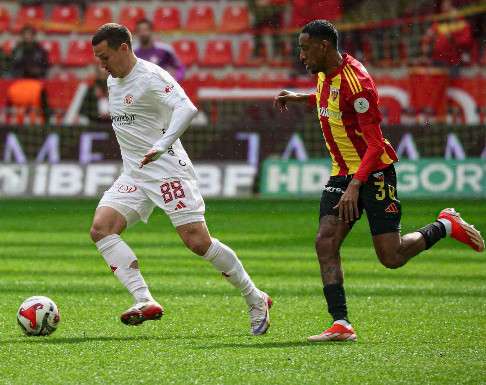 Trendyol Süper Lig: Kayserispor: 1 - Antalyaspor: 0 (Maç sonucu)
