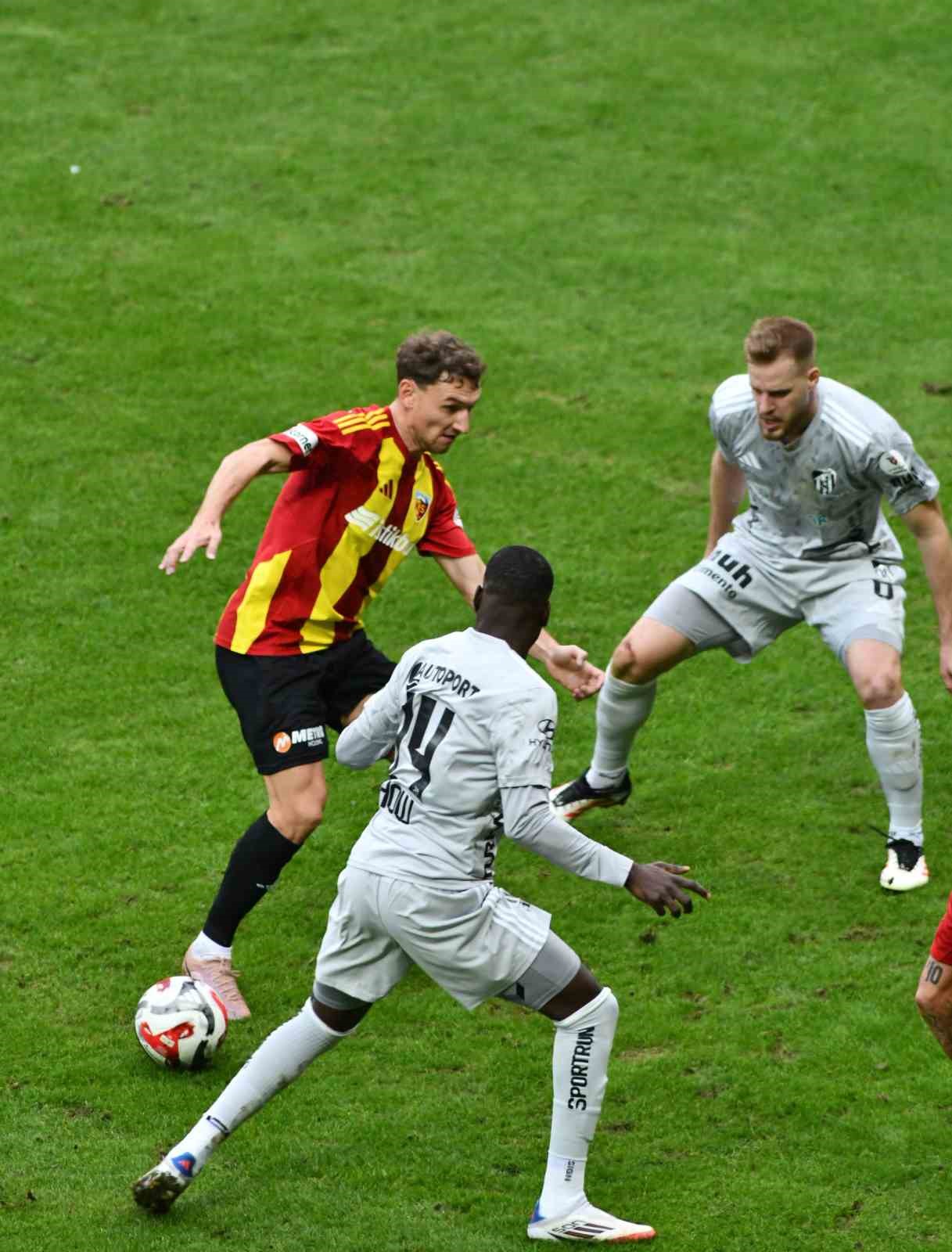 Trendyol Süper Lig: Kayserispor: 1 - Kocaelispor: 2 (Maç sonucu)
