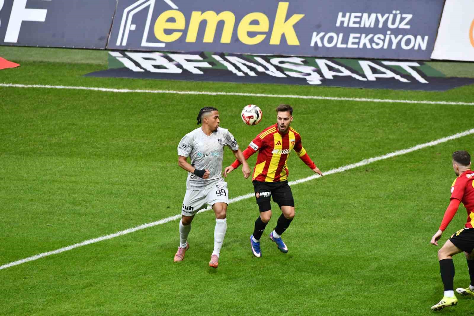 Trendyol Süper Lig: Kayserispor: 1 - Kocaelispor: 2 (Maç sonucu)
