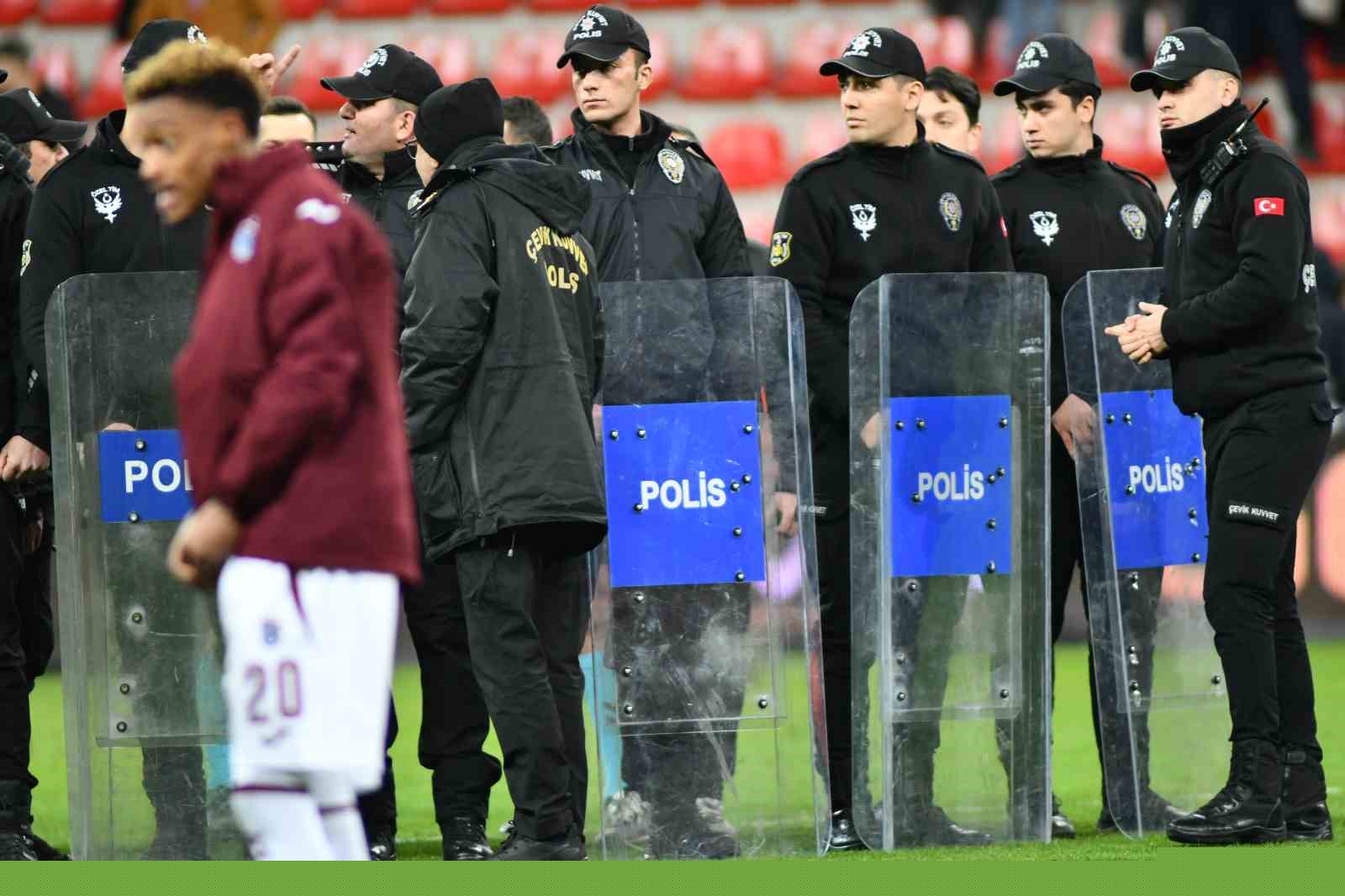 Trendyol Süper Lig: Kayserispor: 1 - Trabzonspor: 3 (Maç sonucu)
