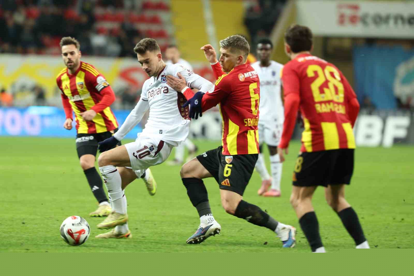 Trendyol Süper Lig: Kayserispor: 1 - Trabzonspor: 3 (Maç sonucu)
