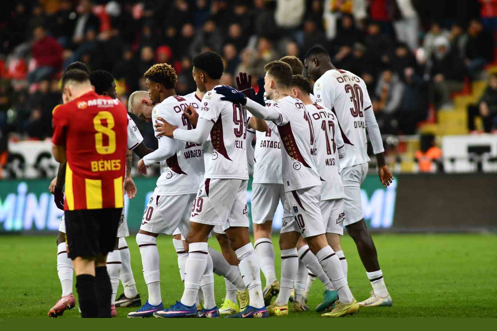 Trendyol Süper Lig: Kayserispor: 1 - Trabzonspor: 3 (Maç sonucu)
