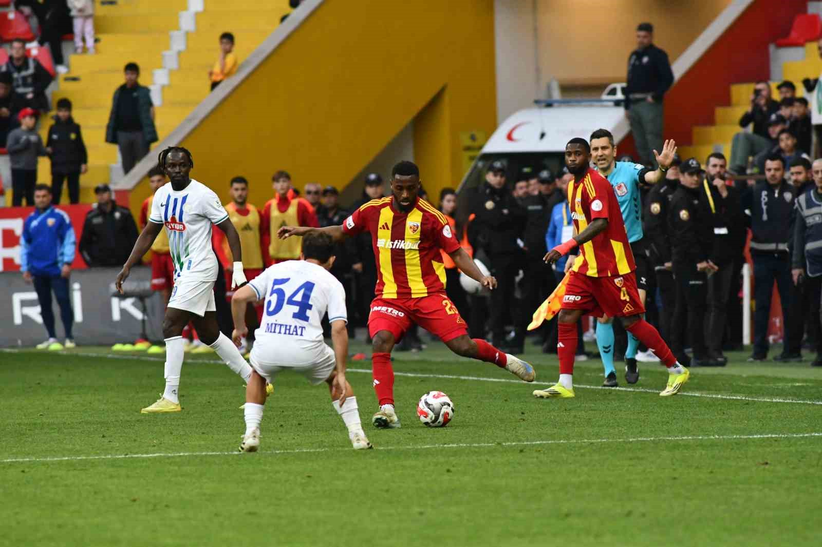 Trendyol Süper Lig: Kayserispor: 2 - Çaykur Rizespor: 0 (Maç sonucu)
