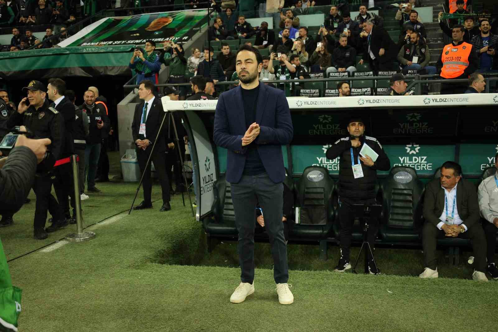 Trendyol Süper Lig: Kocaelispor: 0 - Başakşehir: 0 (Maç devam ediyor)
