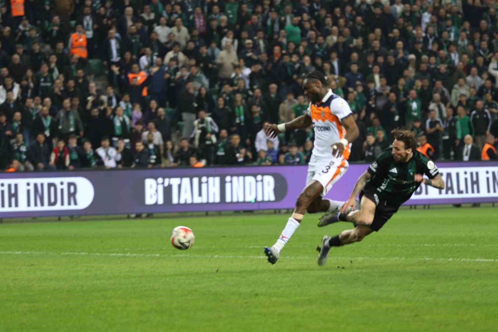 Trendyol Süper Lig: Kocaelispor: 0 - Başakşehir: 0 (Maç Sonucu)
