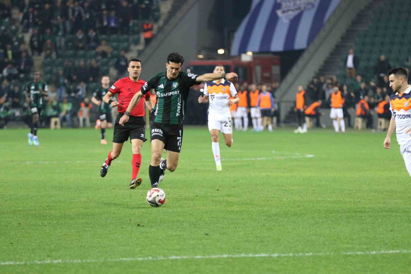 Trendyol Süper Lig: Kocaelispor: 0 - Başakşehir: 0 (Maç Sonucu)
