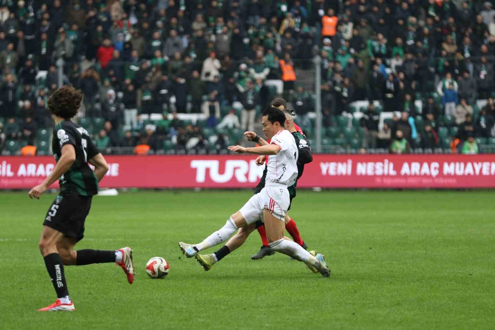 Trendyol Süper Lig: Kocaelispor: 0 - Beşiktaş: 1 (Maç sonucu)
Trendyol Süper Lig: Kocaelispor: 0 - Beşiktaş: 1 (Maç sonucu)