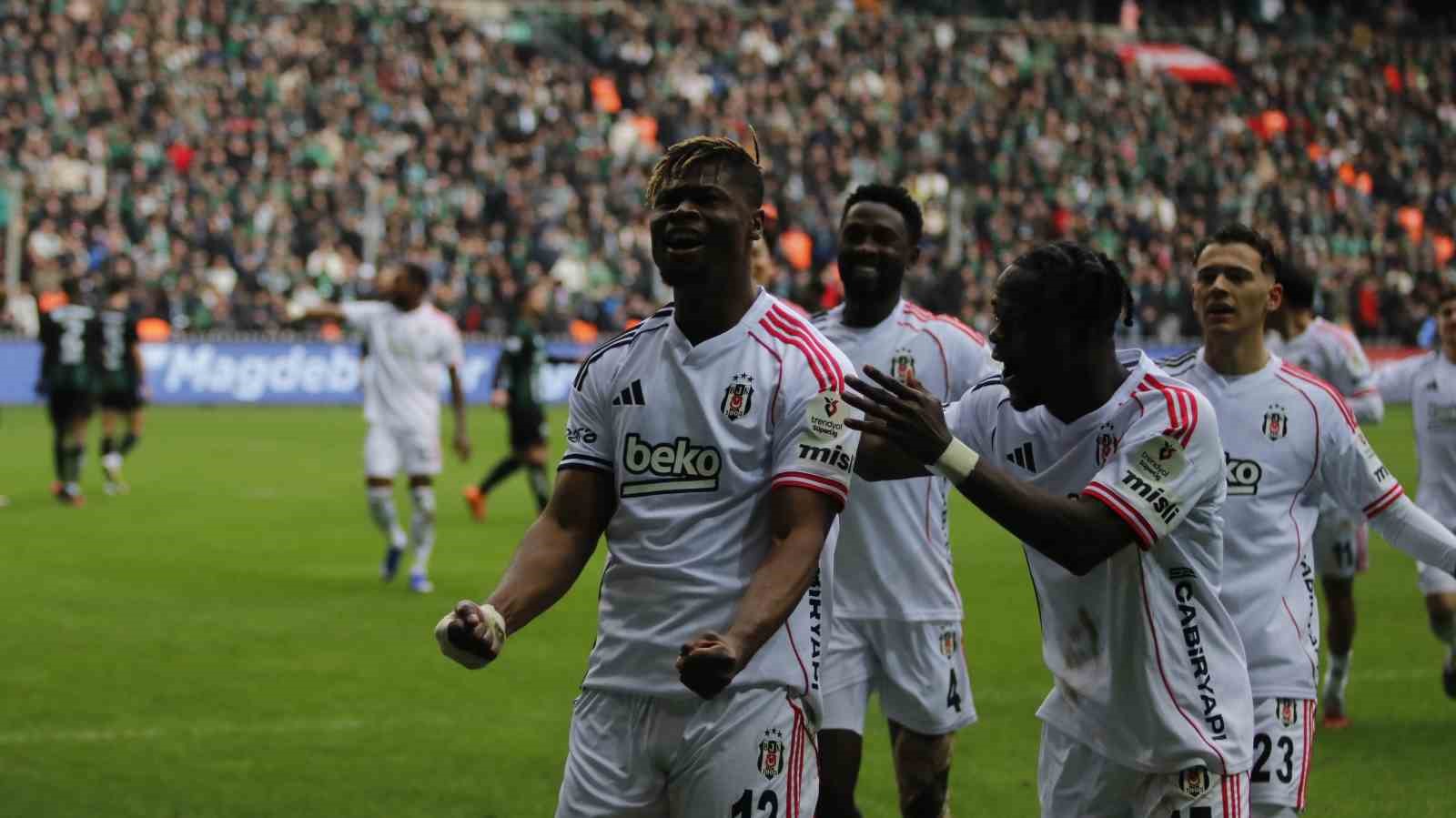 Trendyol Süper Lig: Kocaelispor: 0 - Beşiktaş: 1 (Maç sonucu)
Trendyol Süper Lig: Kocaelispor: 0 - Beşiktaş: 1 (Maç sonucu)