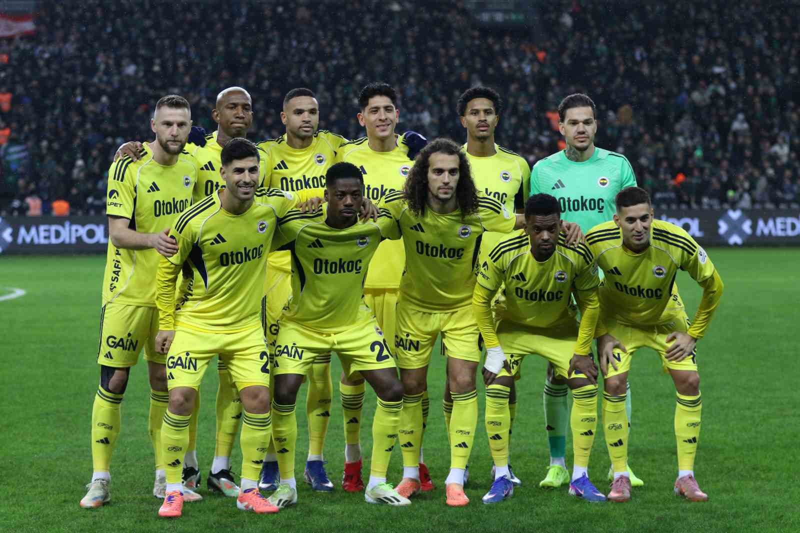 Trendyol Süper Lig: Kocaelispor: 0 - Fenerbahçe: 0 (Maç devam ediyor)
