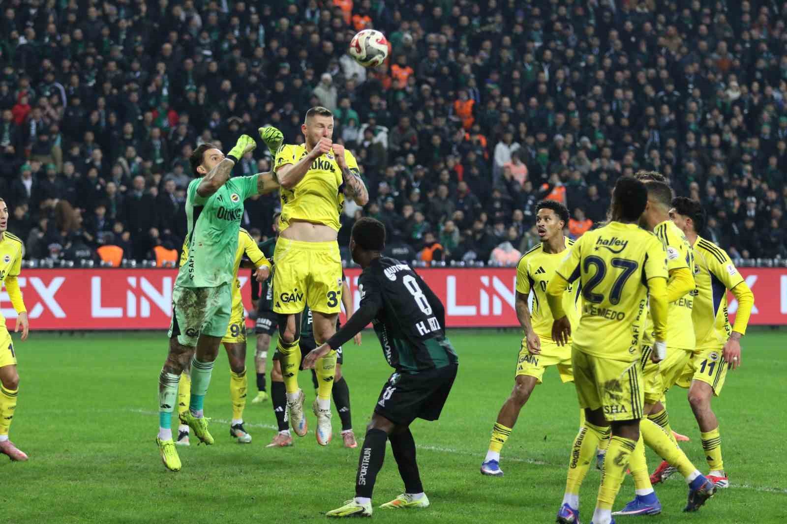 Trendyol Süper Lig: Kocaelispor: 0 - Fenerbahçe: 2 (Maç sonucu)
