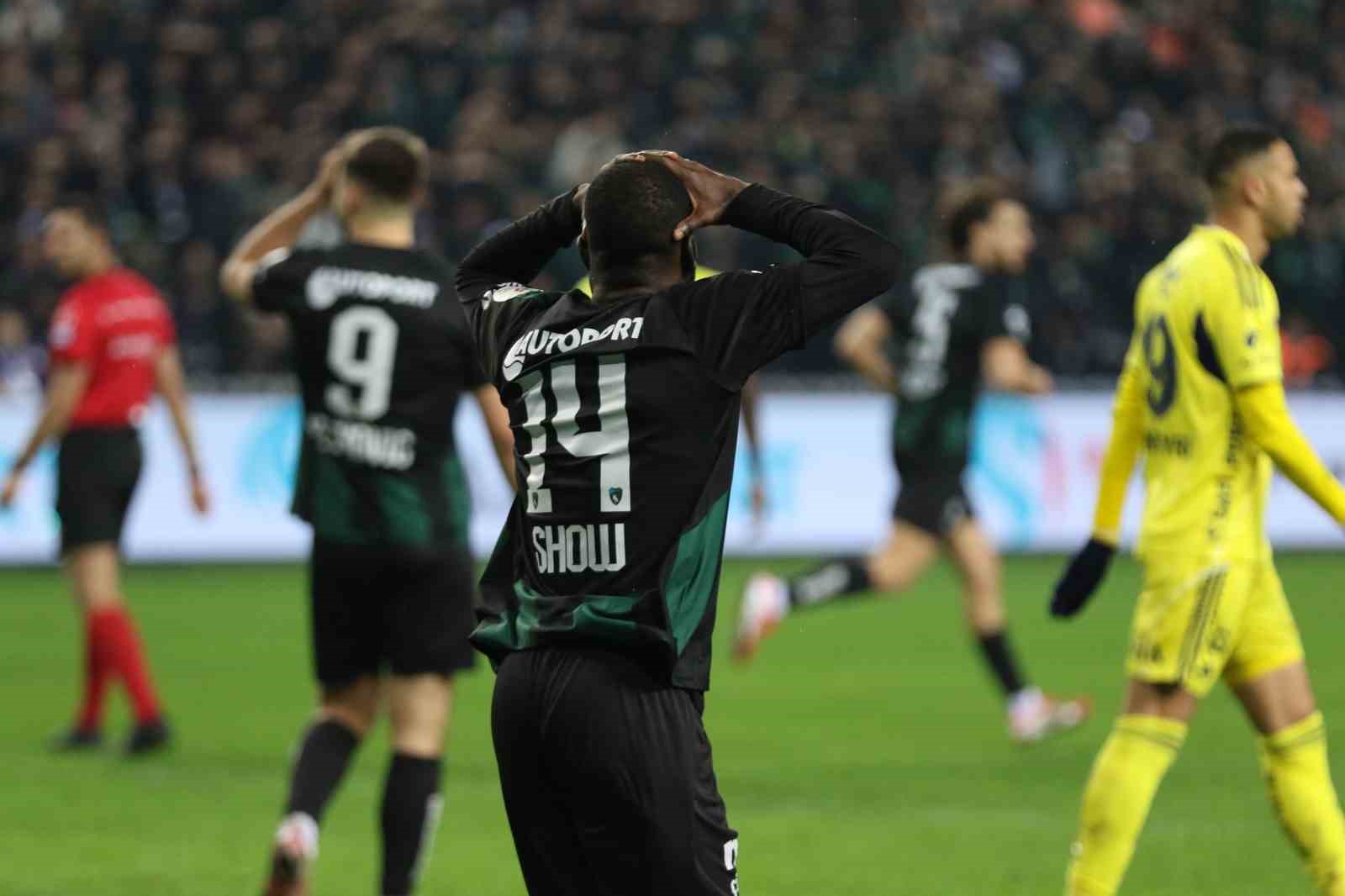 Trendyol Süper Lig: Kocaelispor: 0 - Fenerbahçe: 2 (Maç sonucu)
