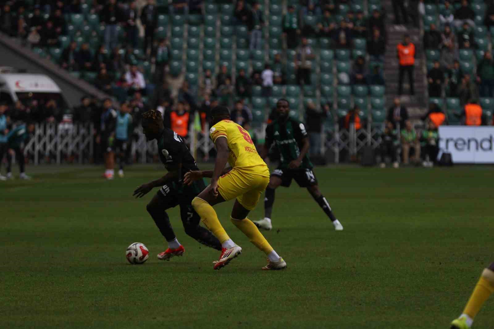 Trendyol Süper Lig: Kocaelispor: 0 - Göztepe: 1 (İlk yarı)
