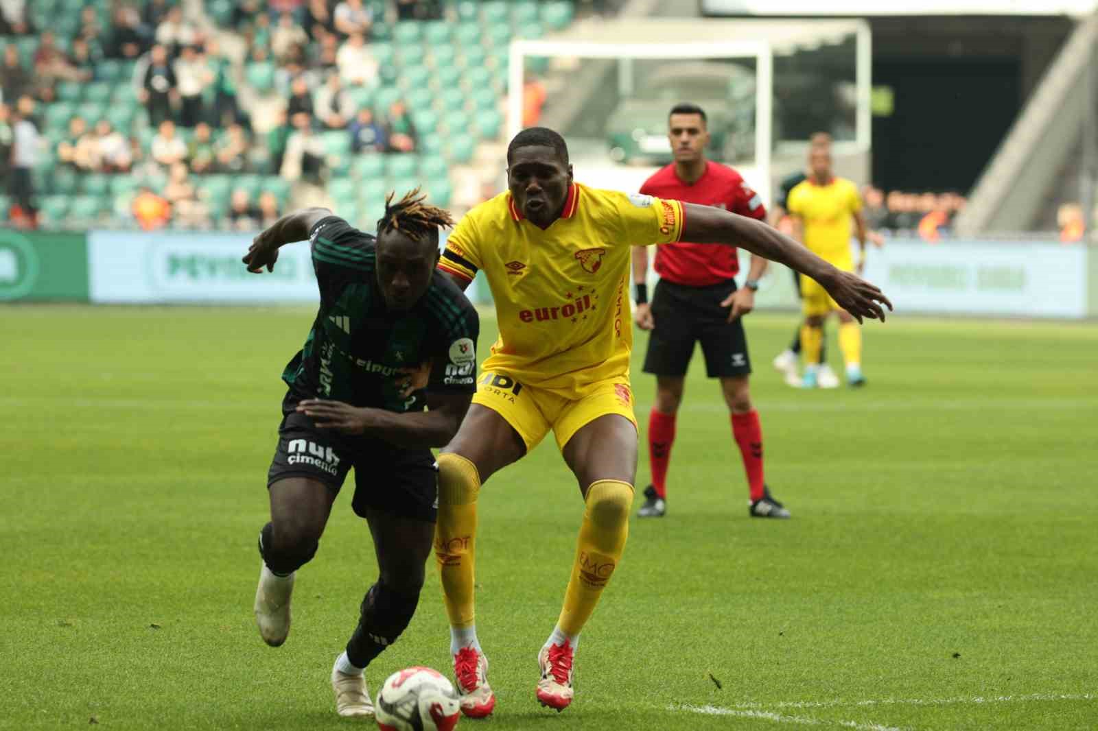 Trendyol Süper Lig: Kocaelispor: 0 - Göztepe: 1 (İlk yarı)
