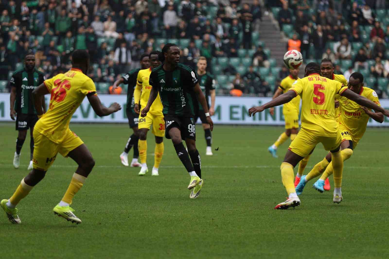 Trendyol Süper Lig: Kocaelispor: 0 - Göztepe: 1 (İlk yarı)
