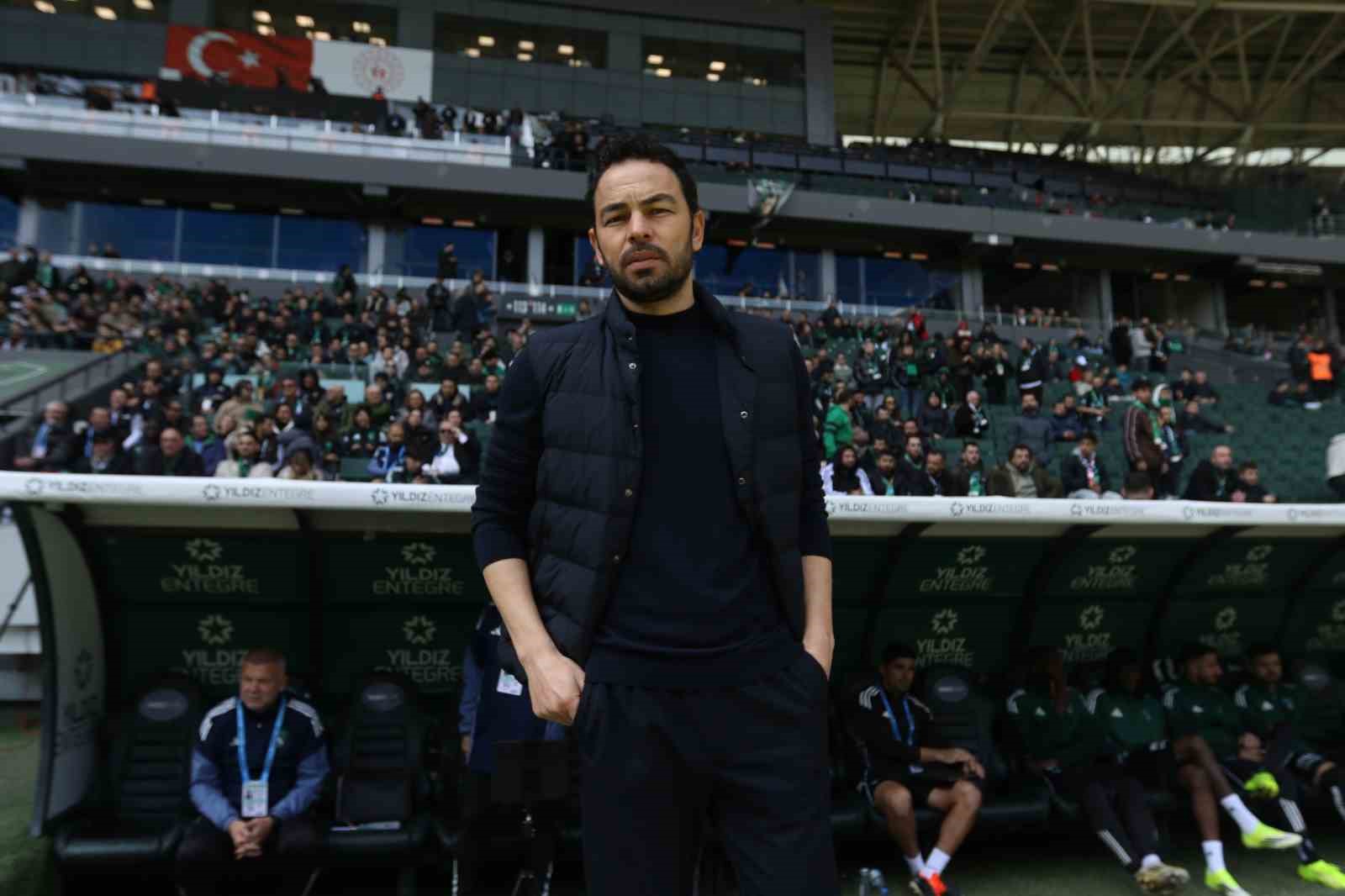 Trendyol Süper Lig: Kocaelispor: 0 - Konyaspor: 0 (Maç devam ediyor)
