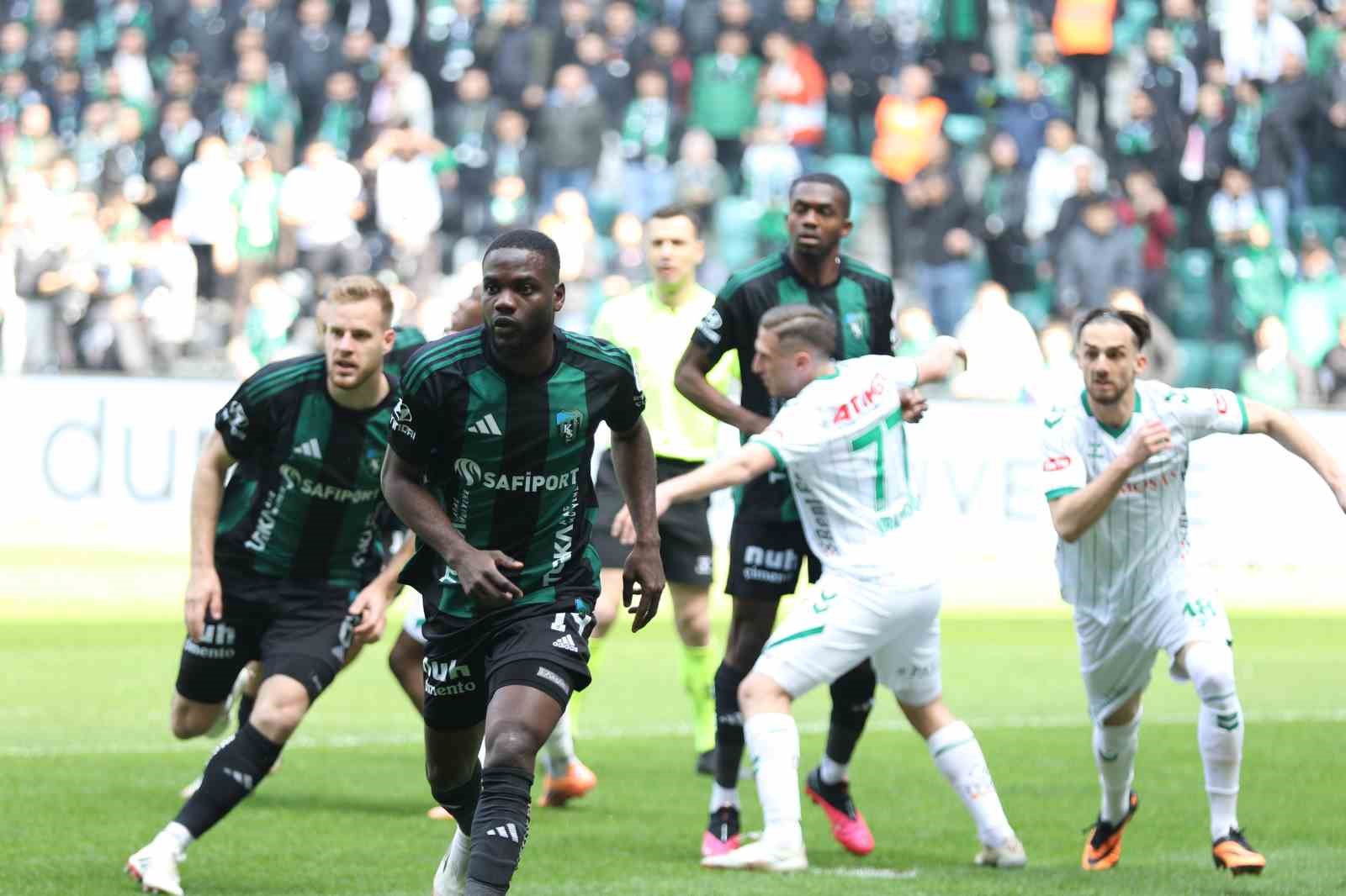 Trendyol Süper Lig: Kocaelispor: 0 - Konyaspor: 0 (Maç devam ediyor)
